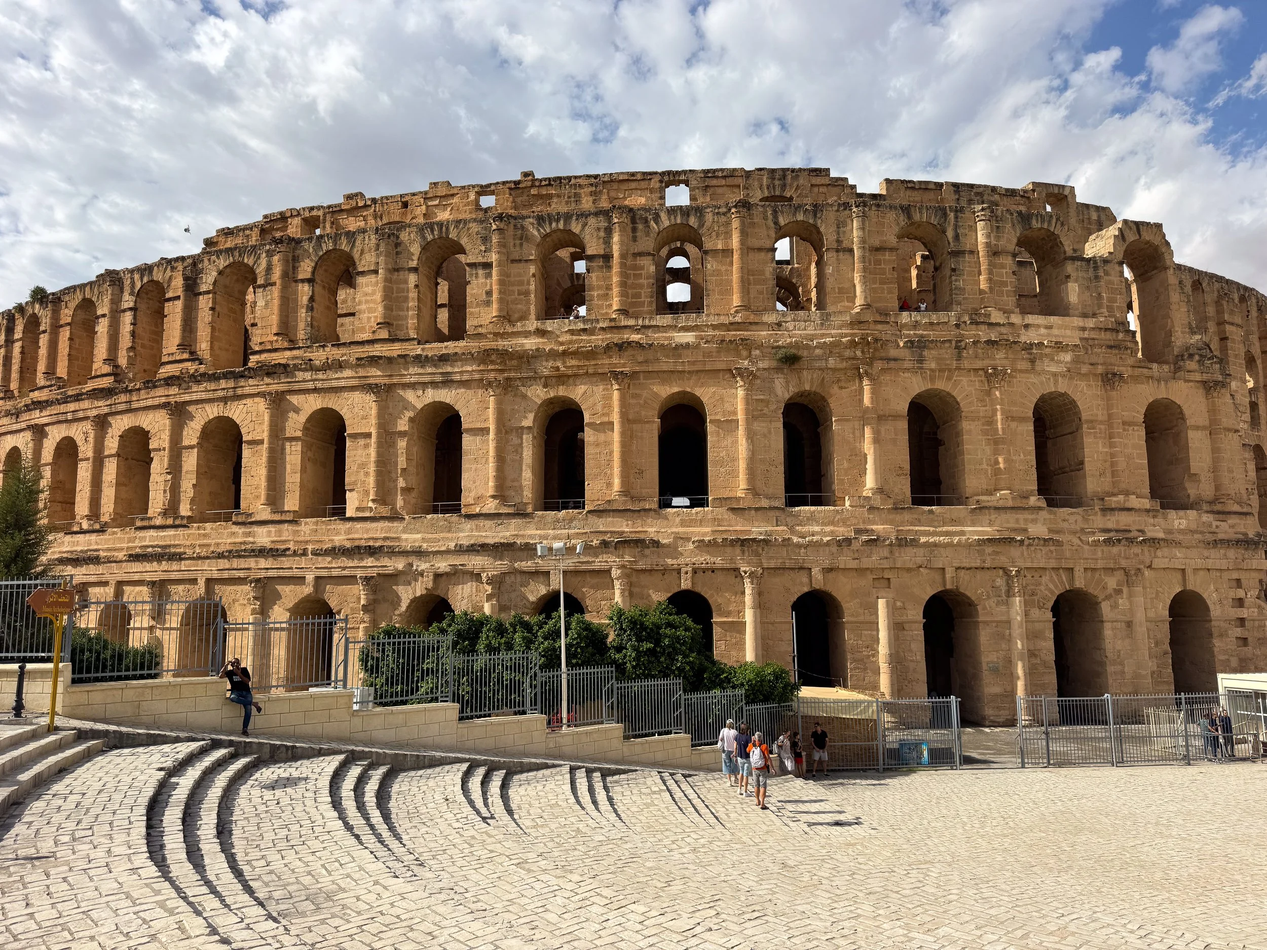 Colosseum_of_El_Jem_01.jpg