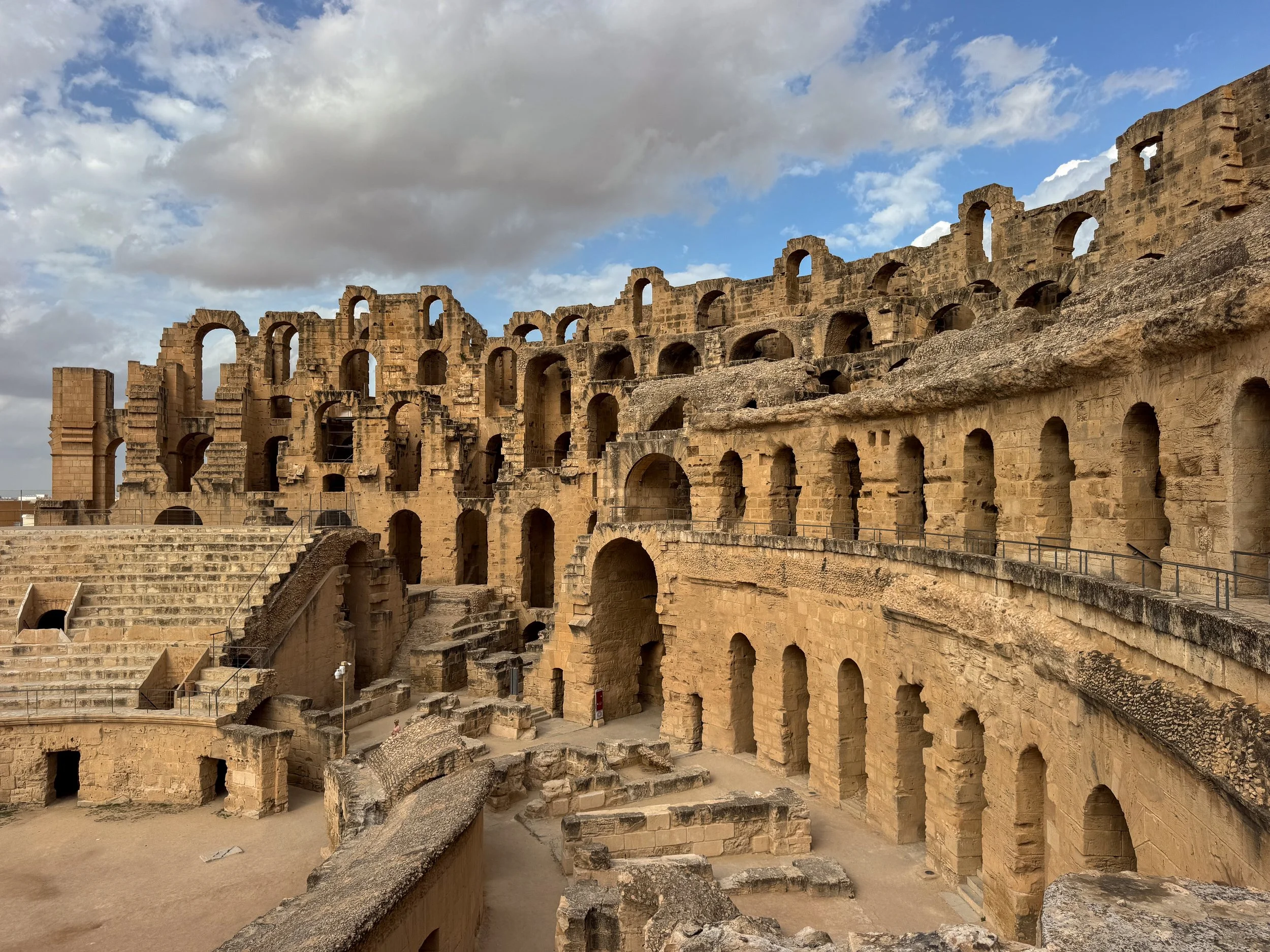 Colosseum_of_El_Jem_02.jpg