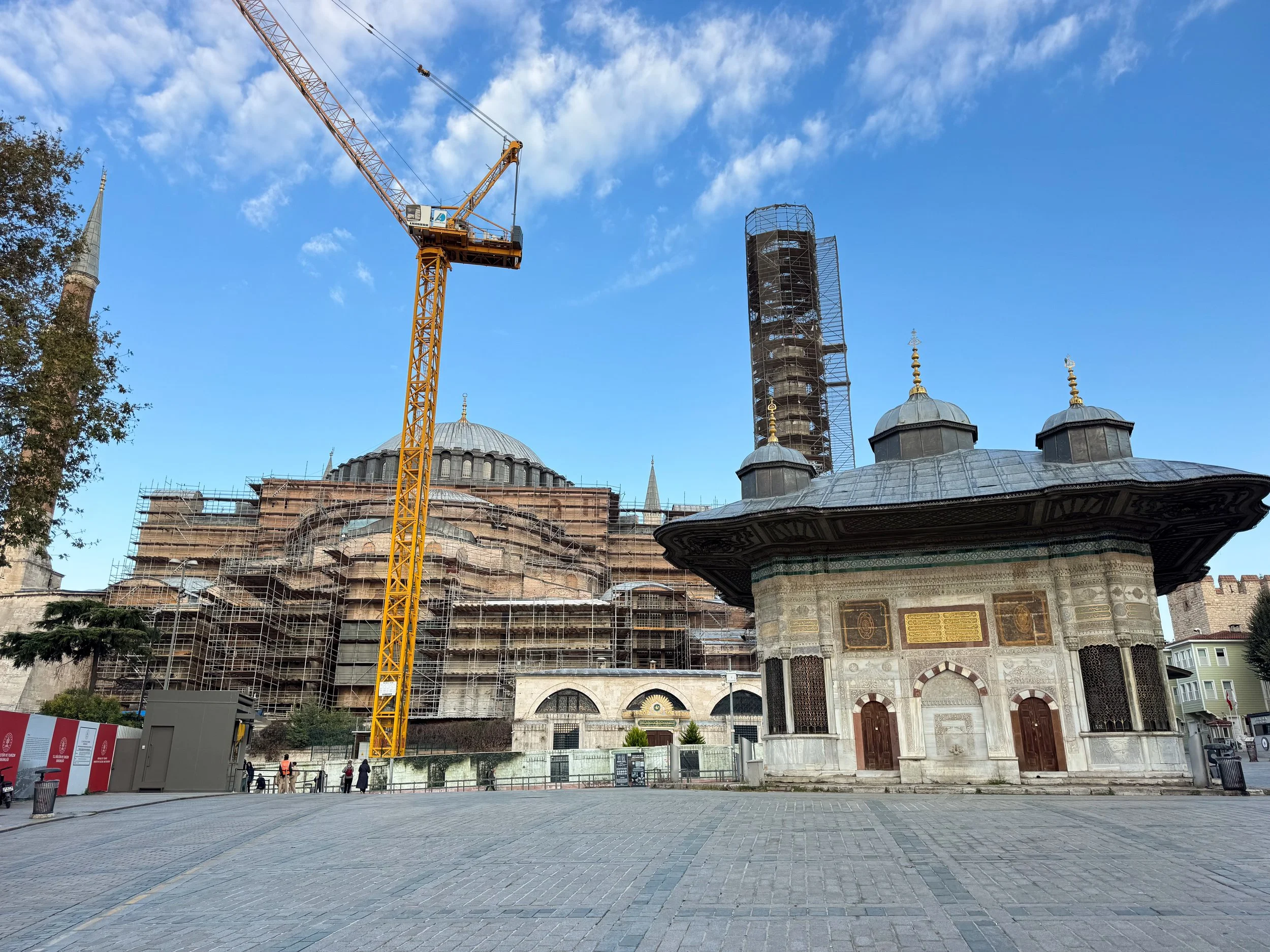 Hagia_Sophia_02.jpg