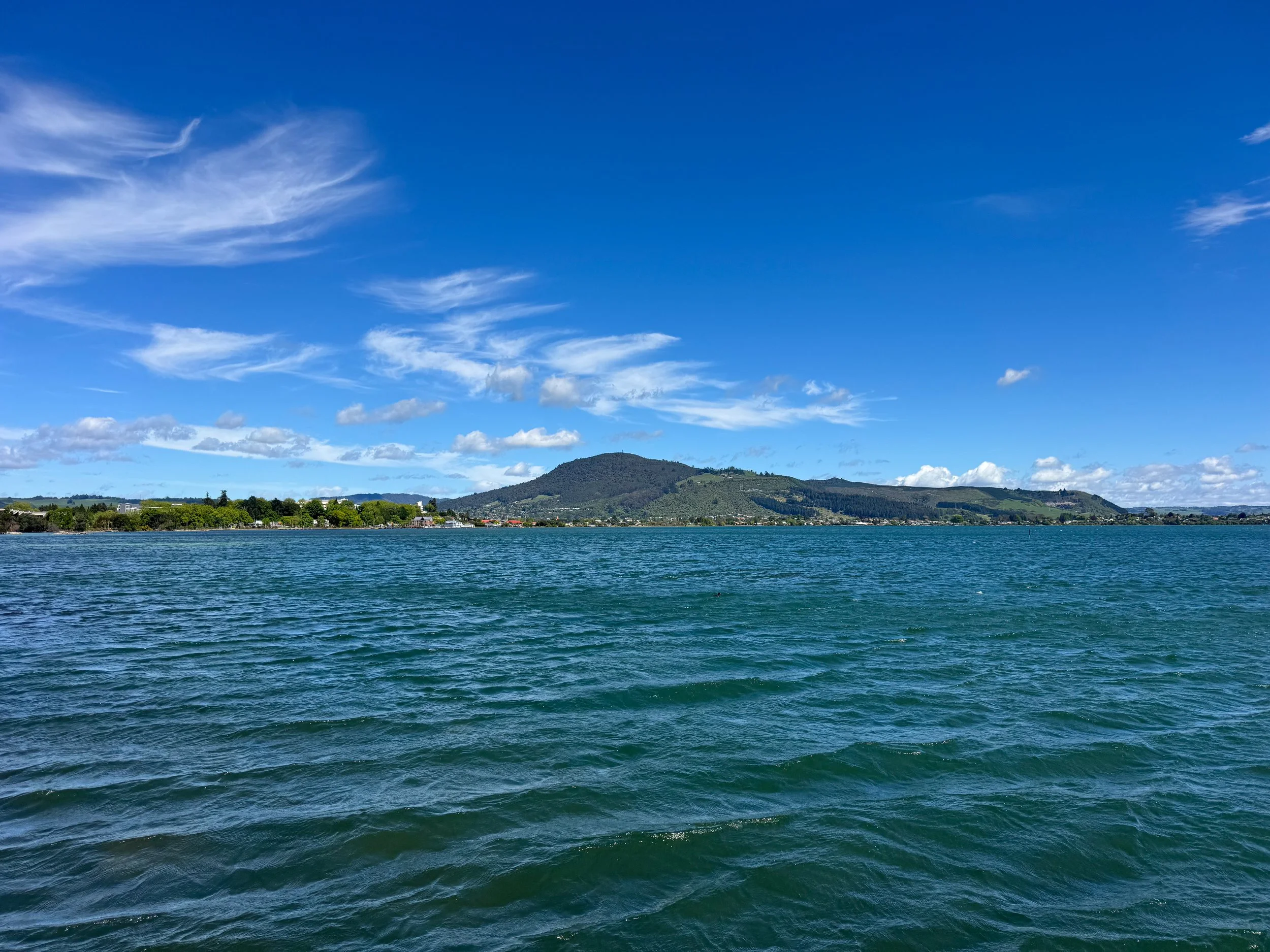 Lake_Rotorua_01.jpg