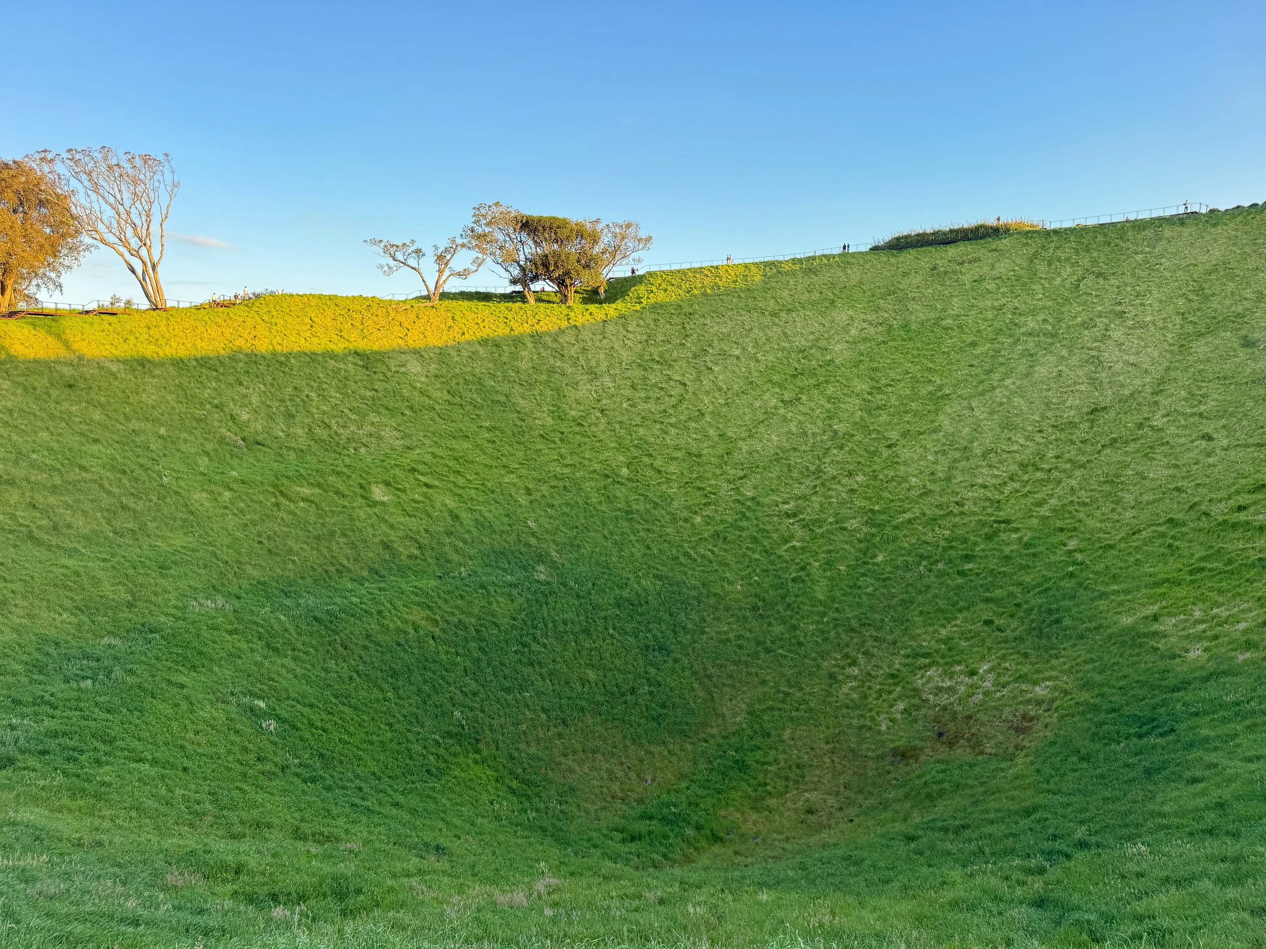Maungawhau_Mount_Eden_03.jpg