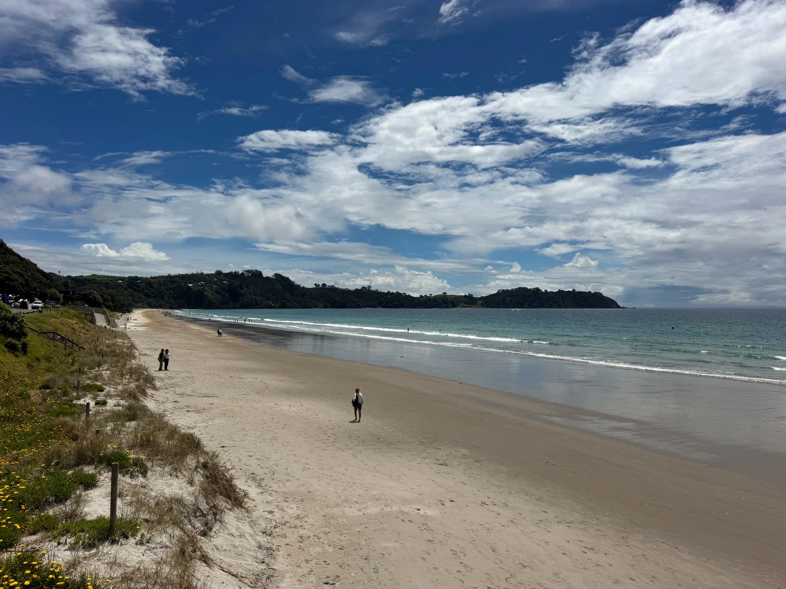 Onetangi_Beach.jpg
