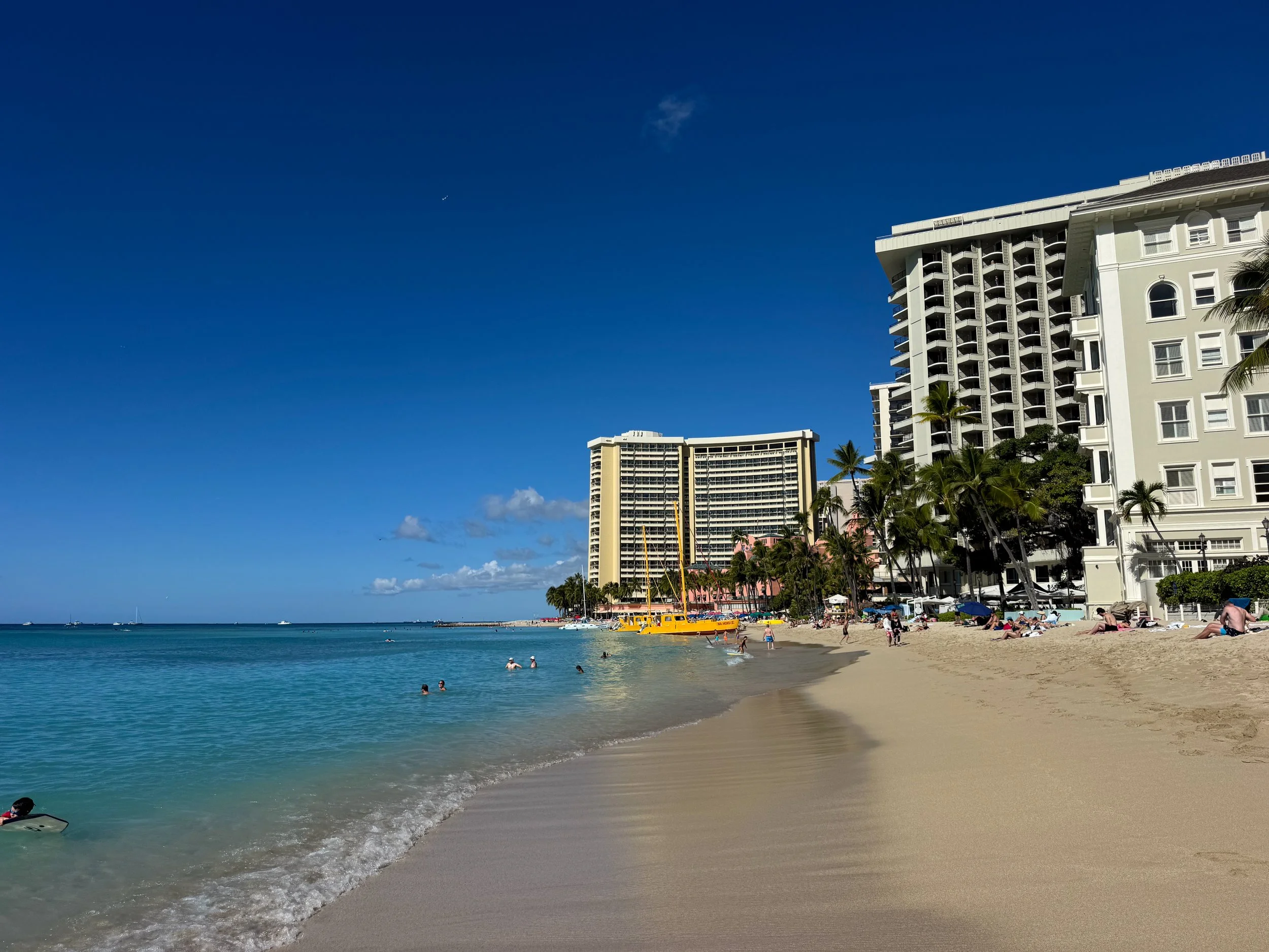 Waikiki_Beach_01.jpg