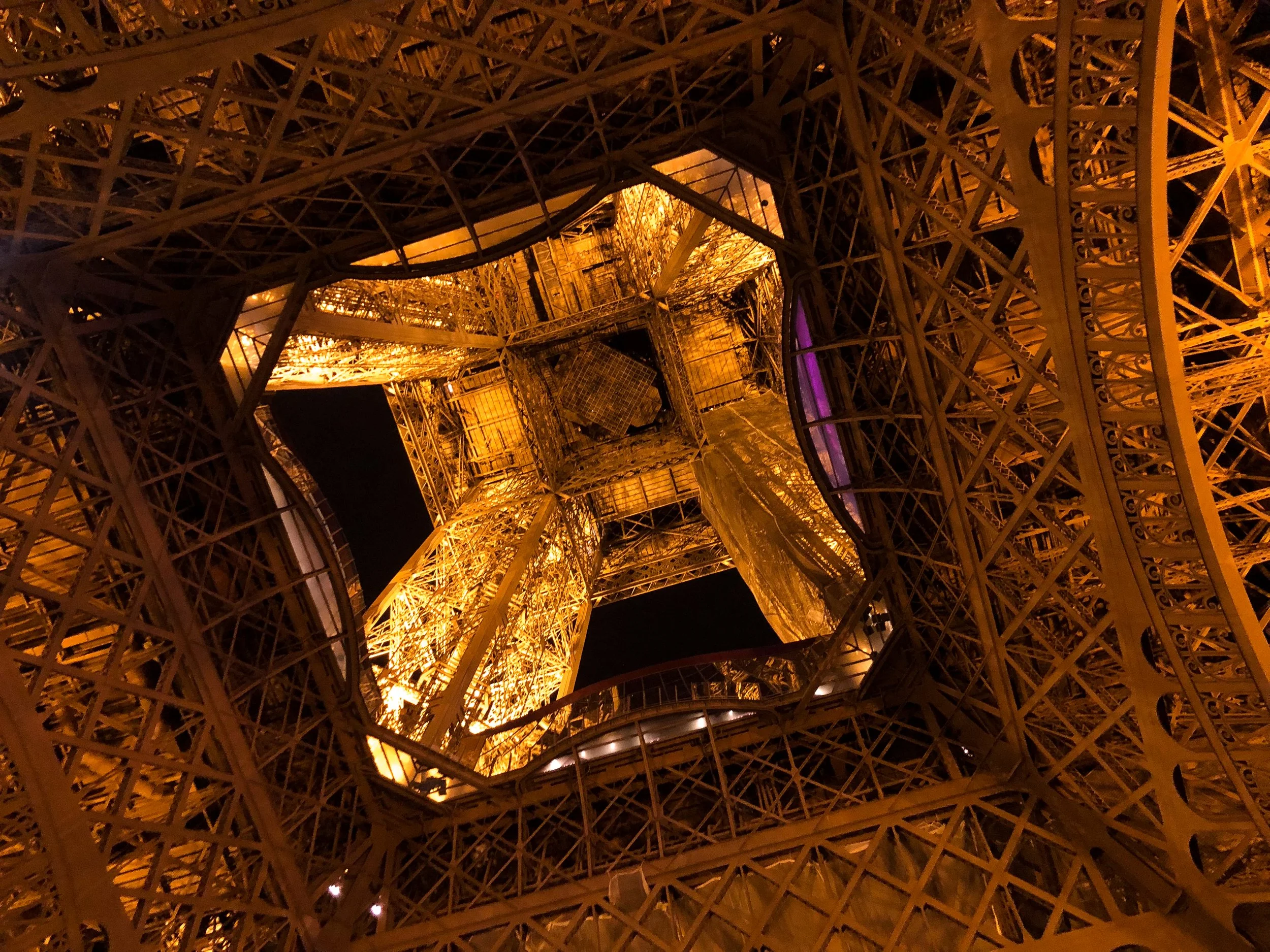 The_Eiffel_Tower_06.jpg