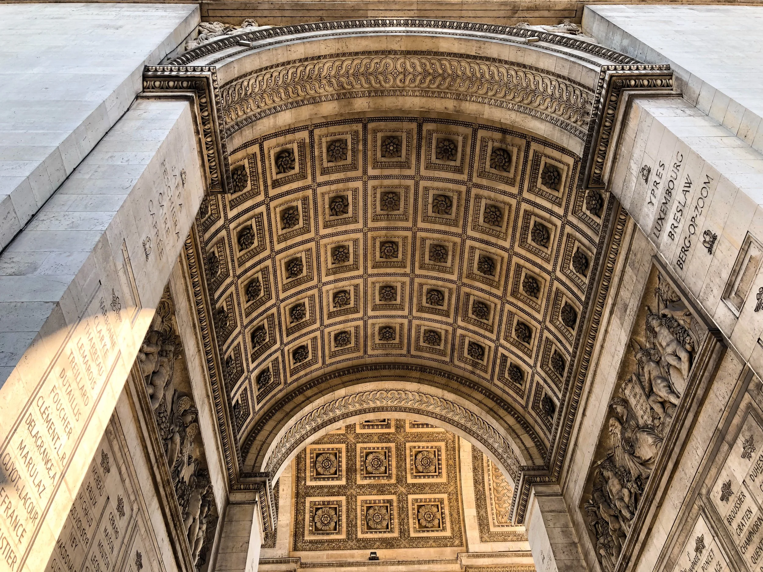 Arc_de_Triomphe_02.jpg