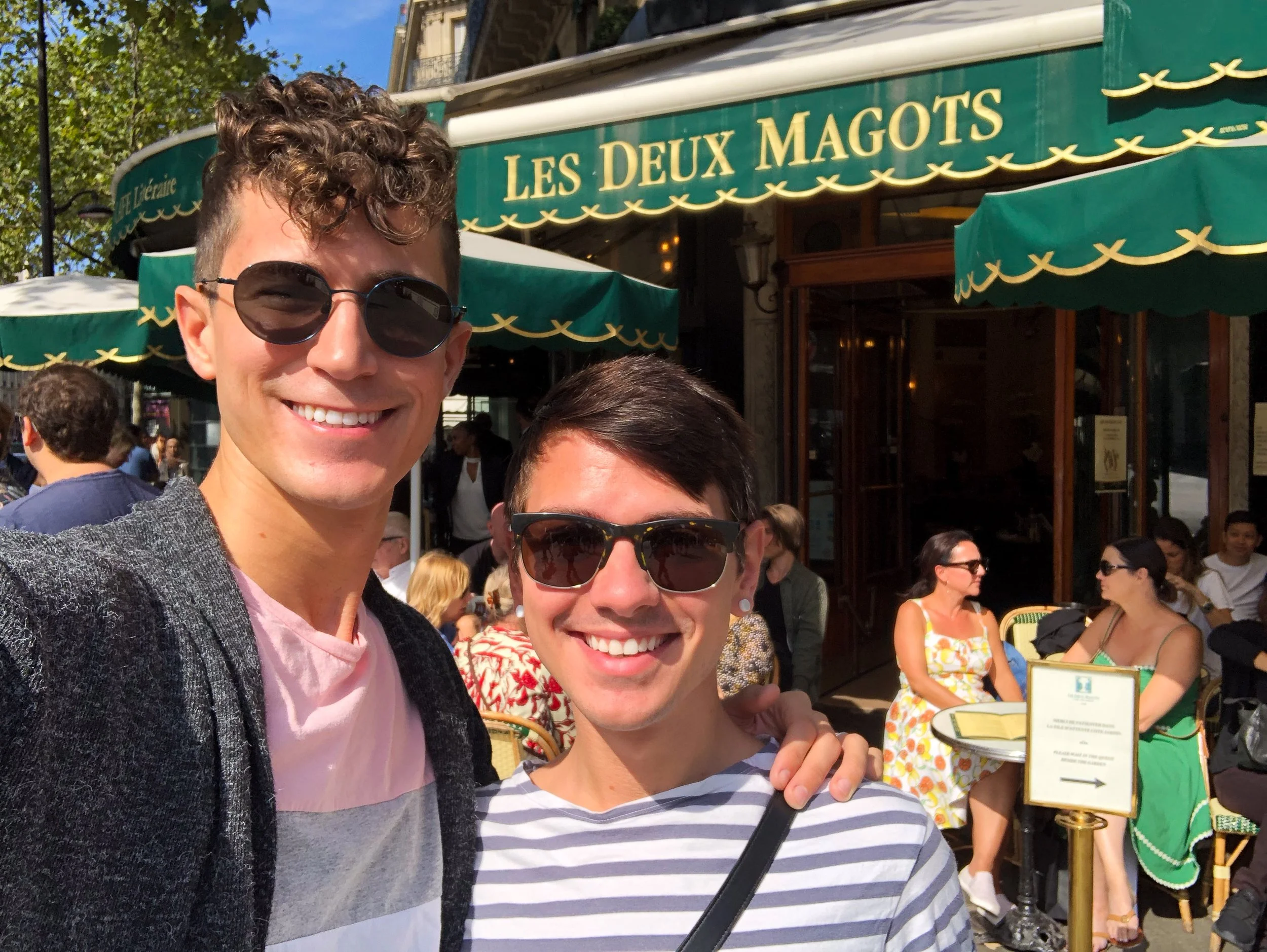 Les_Deux_Magots_02.jpg