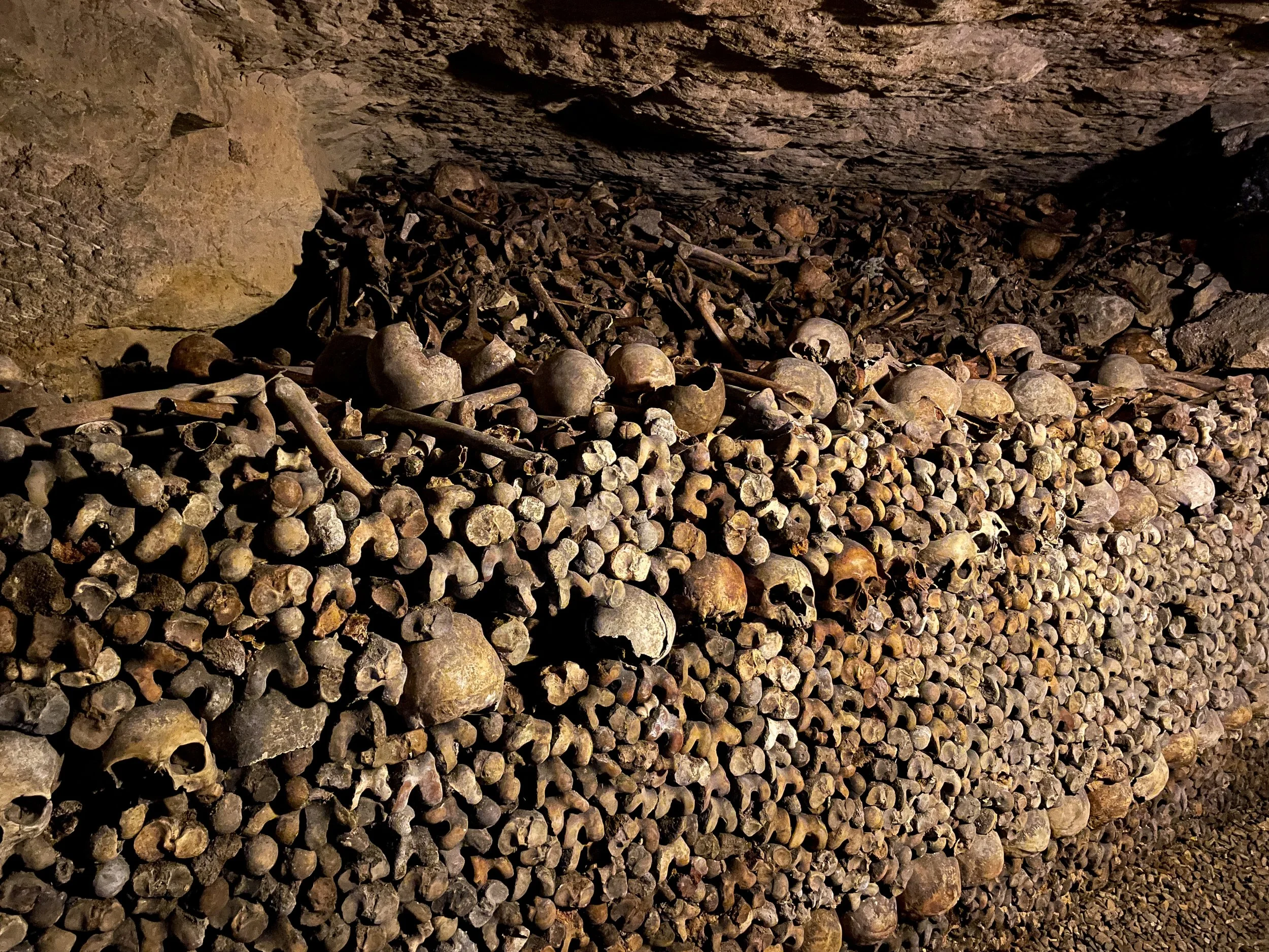 Paris_Catacombs_02.jpg