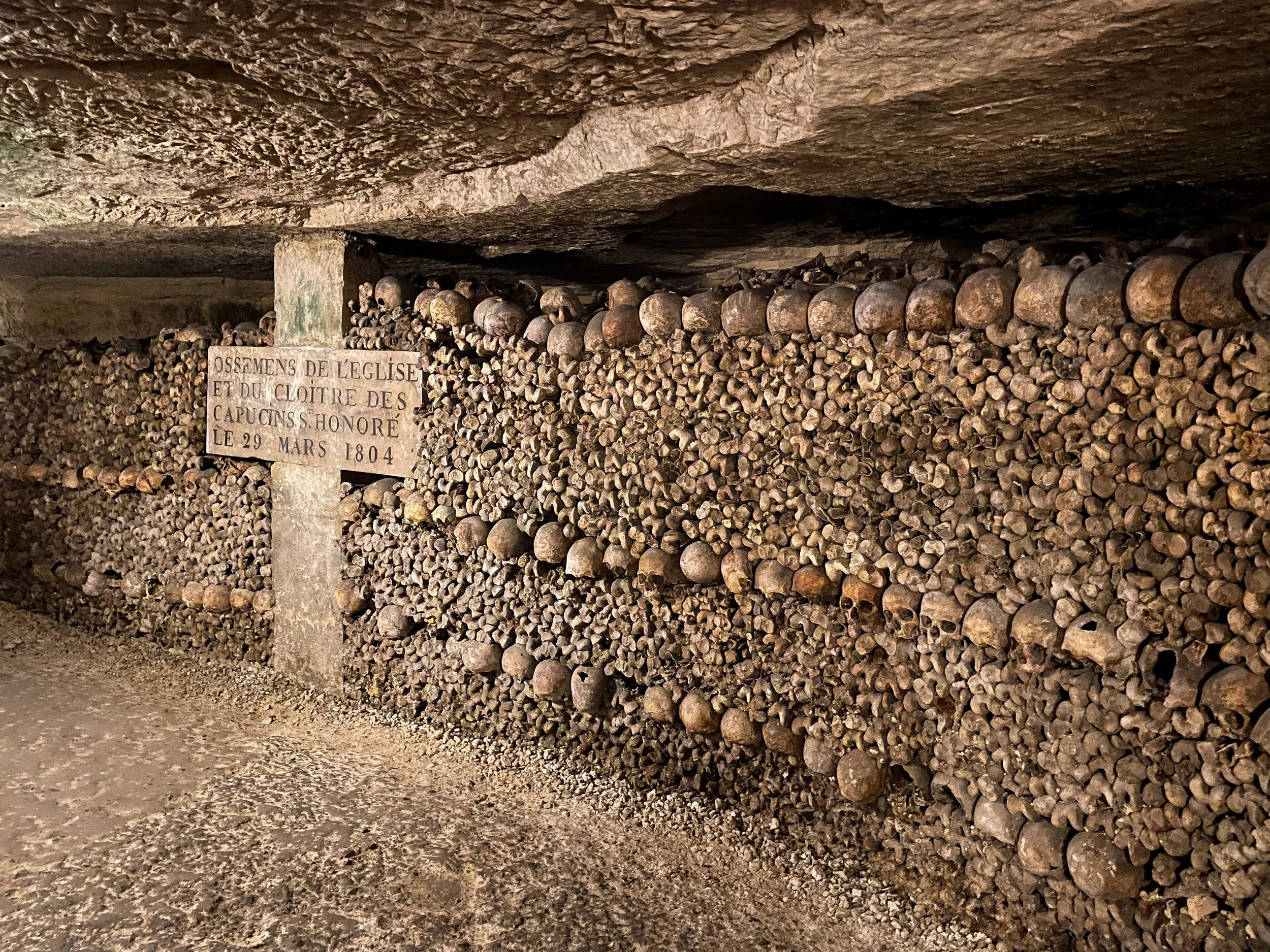 Paris_Catacombs_01.jpg