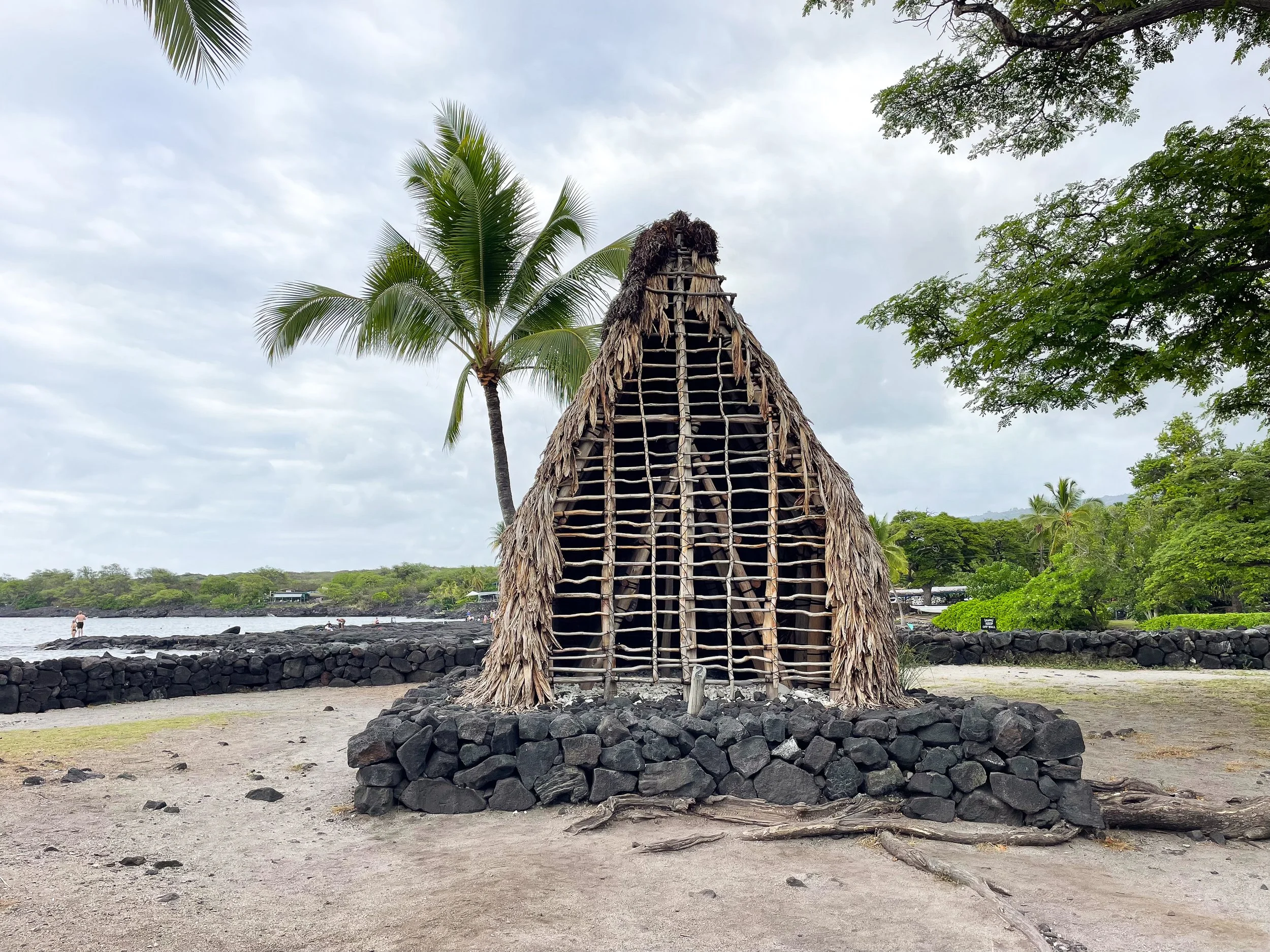 Pu’uhonua_o_Honaunau_National_Park_04.jpg