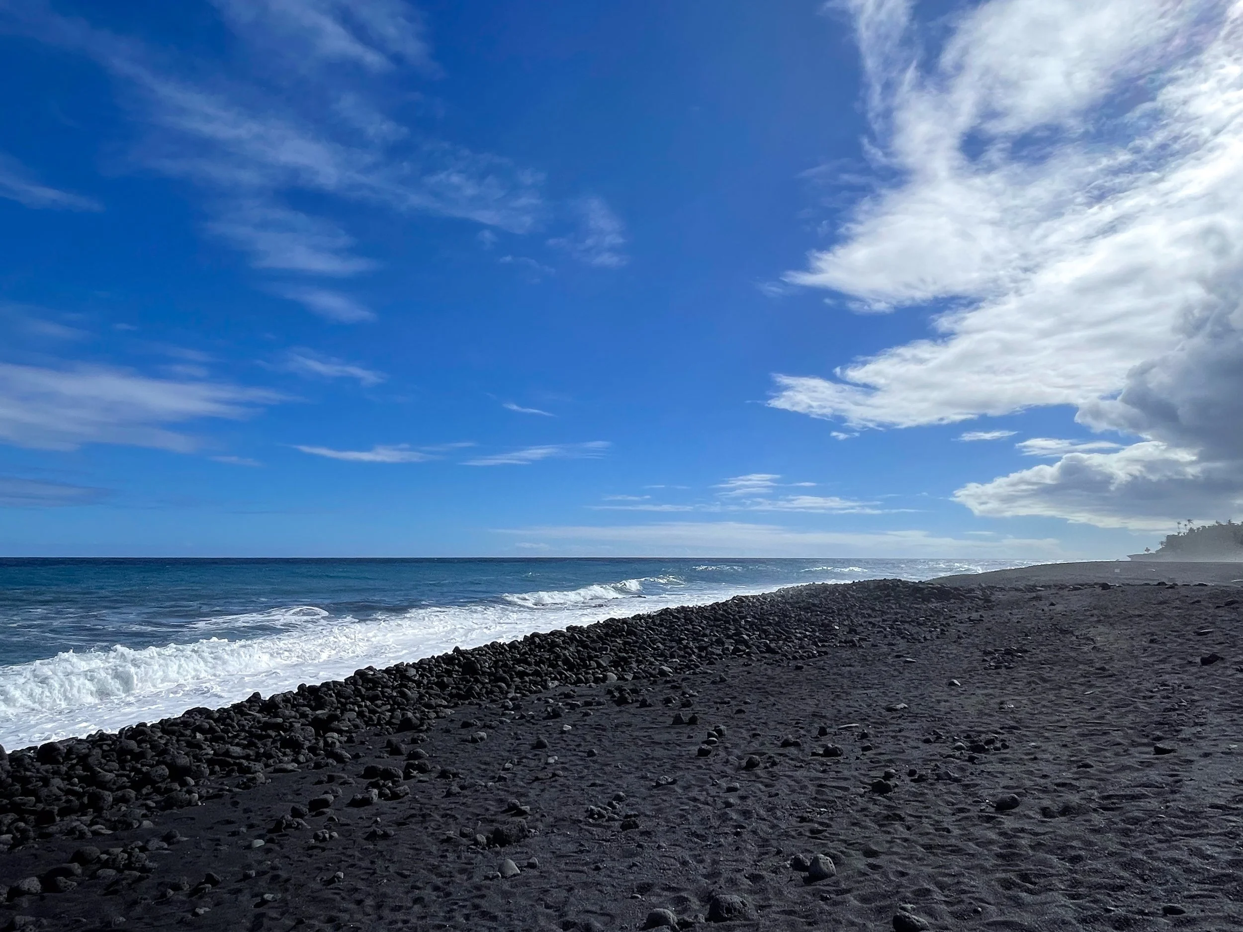 Pohoiki_Black_Sand_Beach_02.jpg