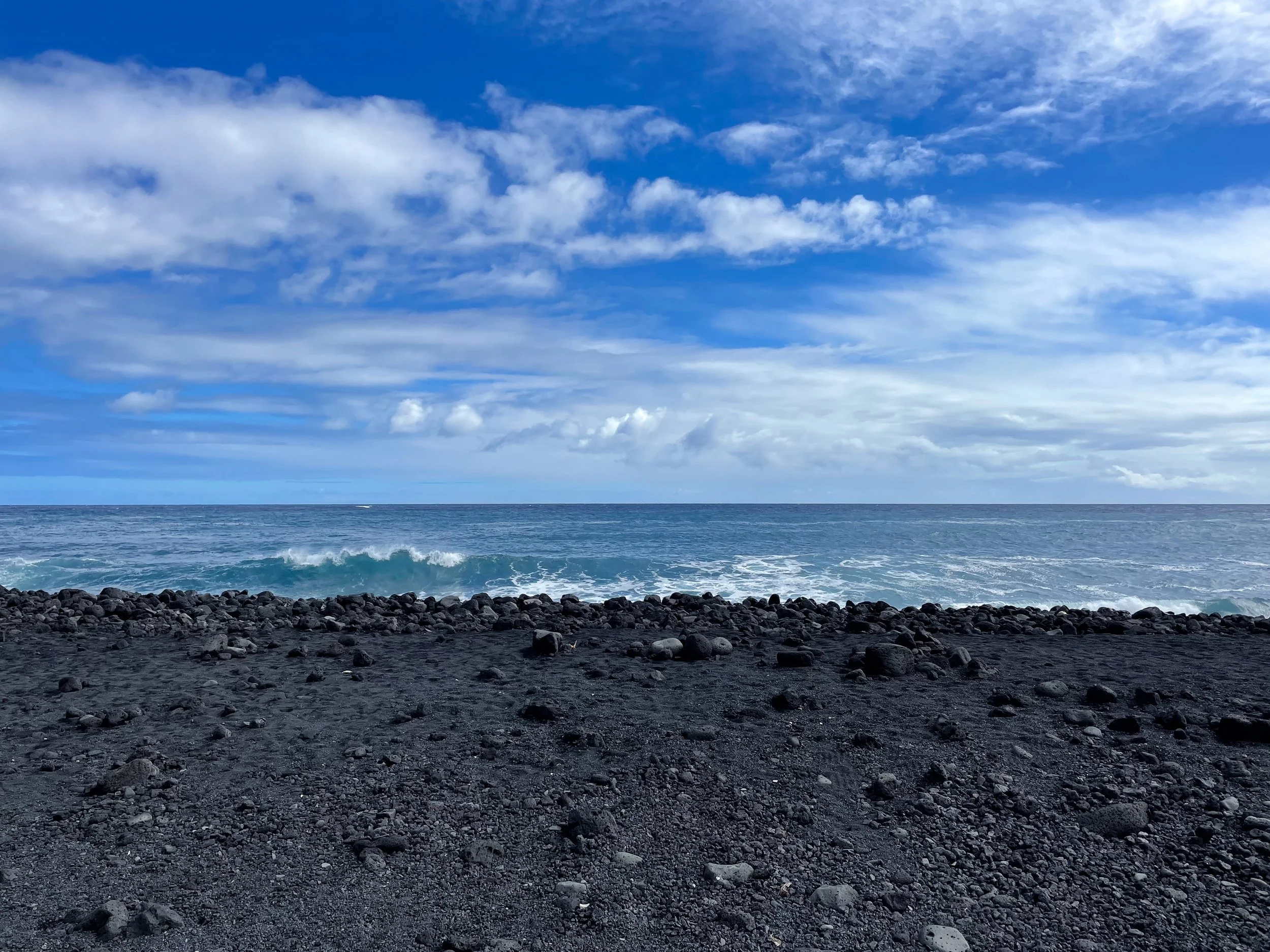 Pohoiki_Black_Sand_Beach_03.jpg