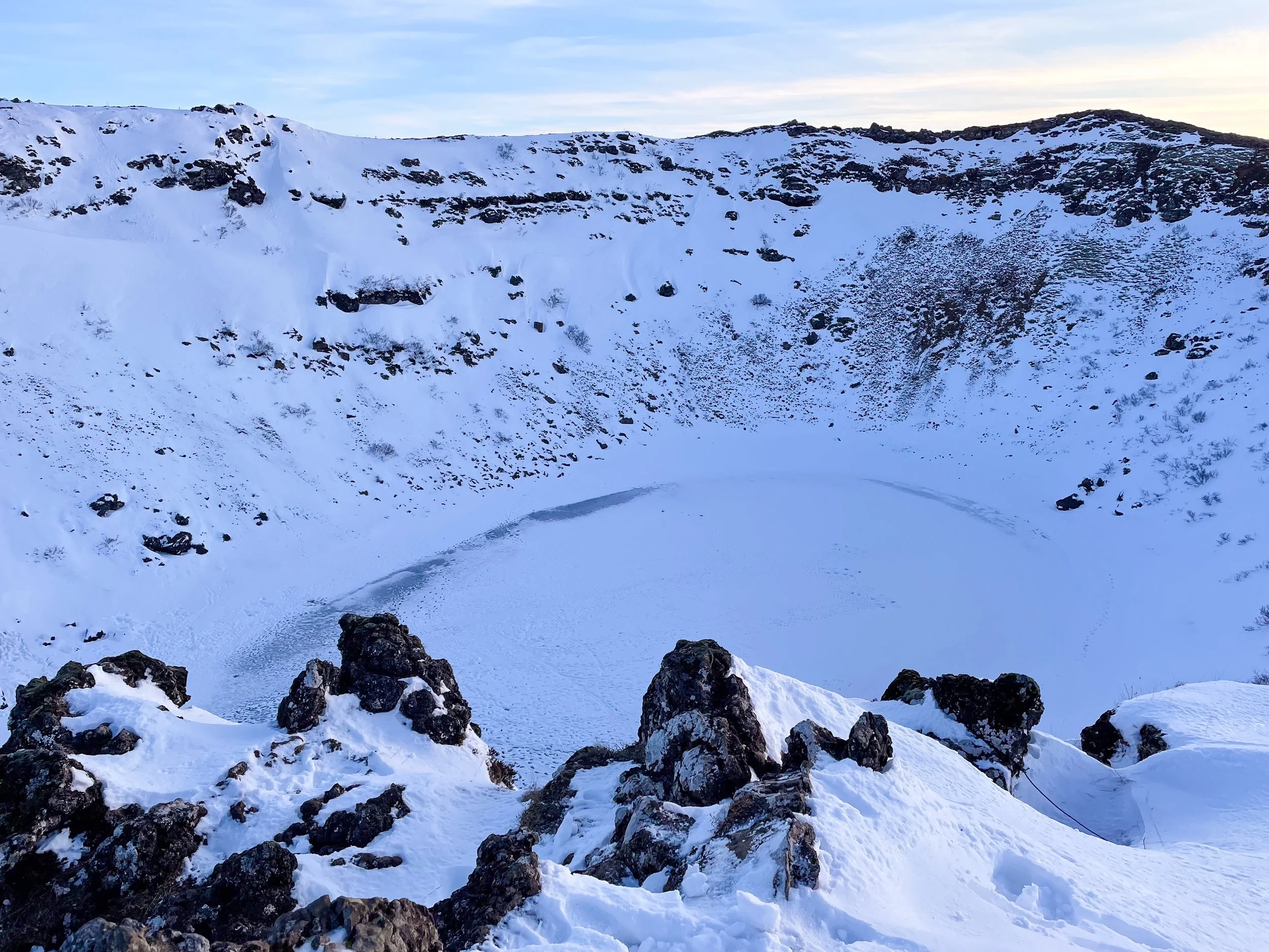 Kerið_Crater_Lake_02.jpg
