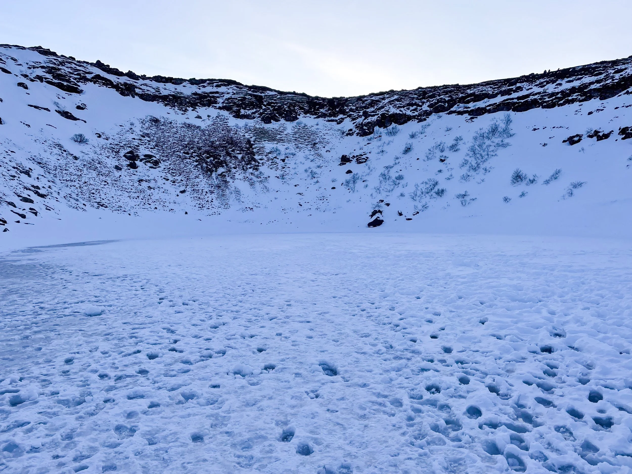 Kerið_Crater_Lake_03.jpg