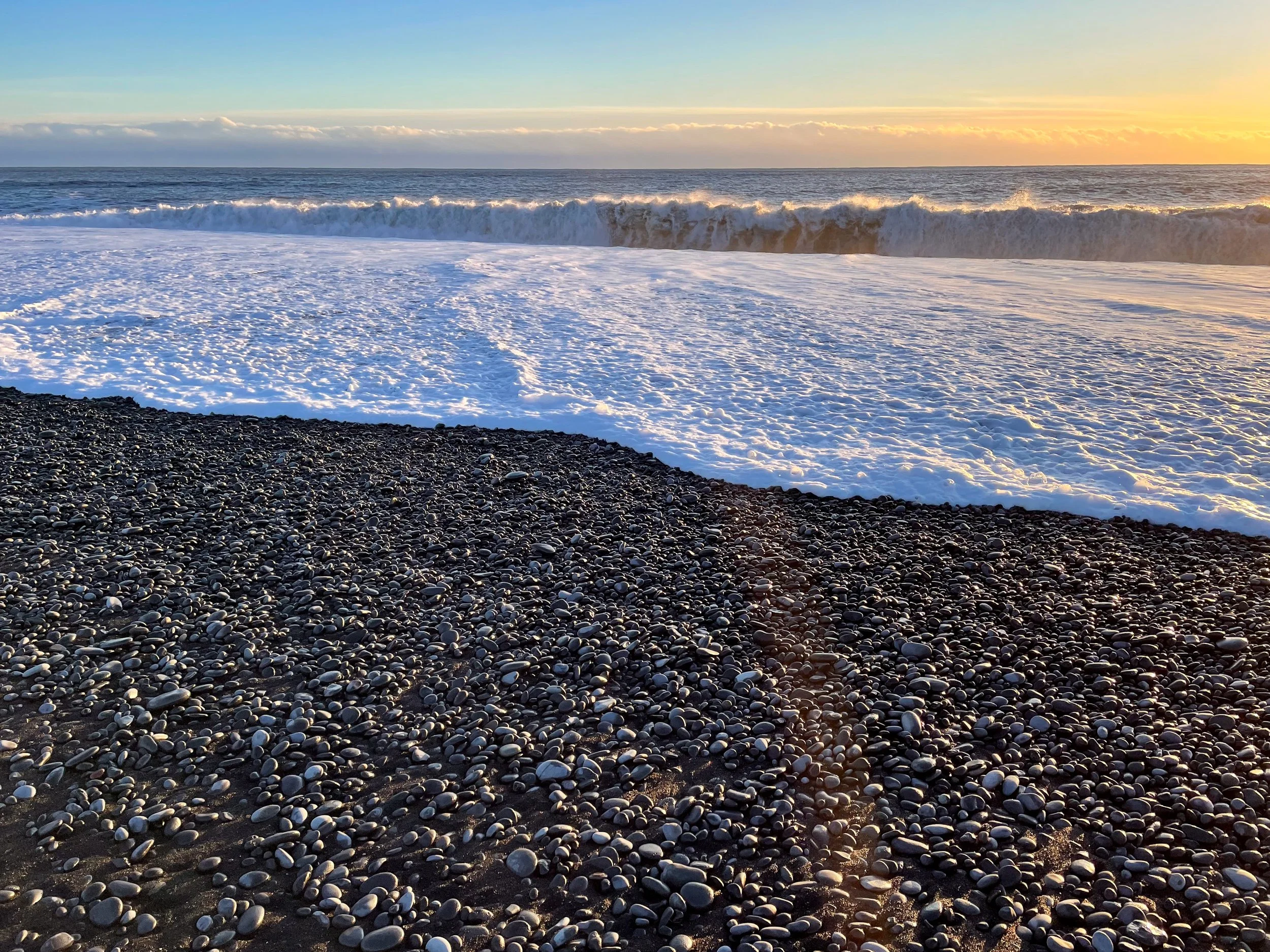 Reynisfjara_Beach_07.jpg