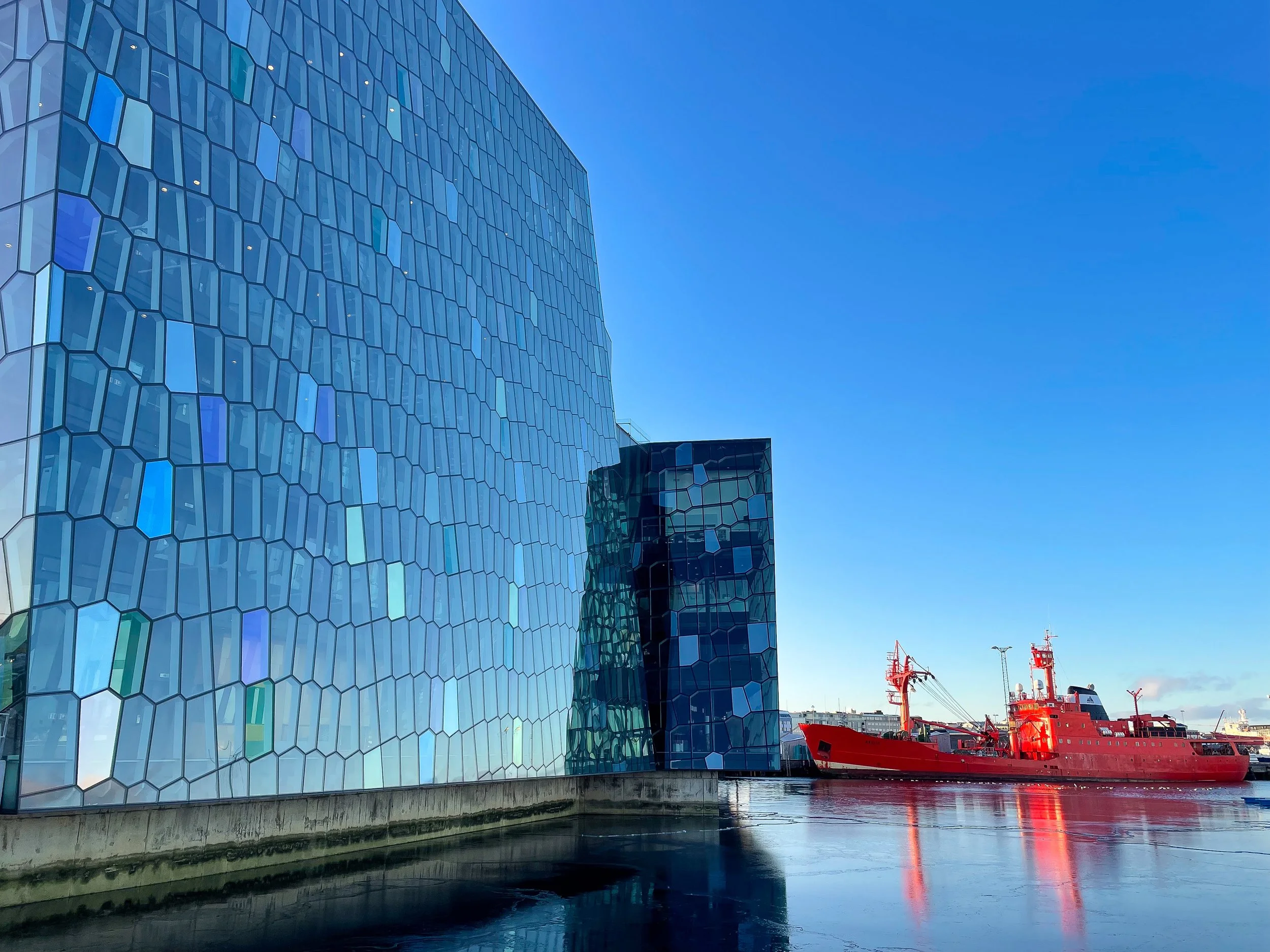 Reykjavik_Old_Harbor_04.jpg