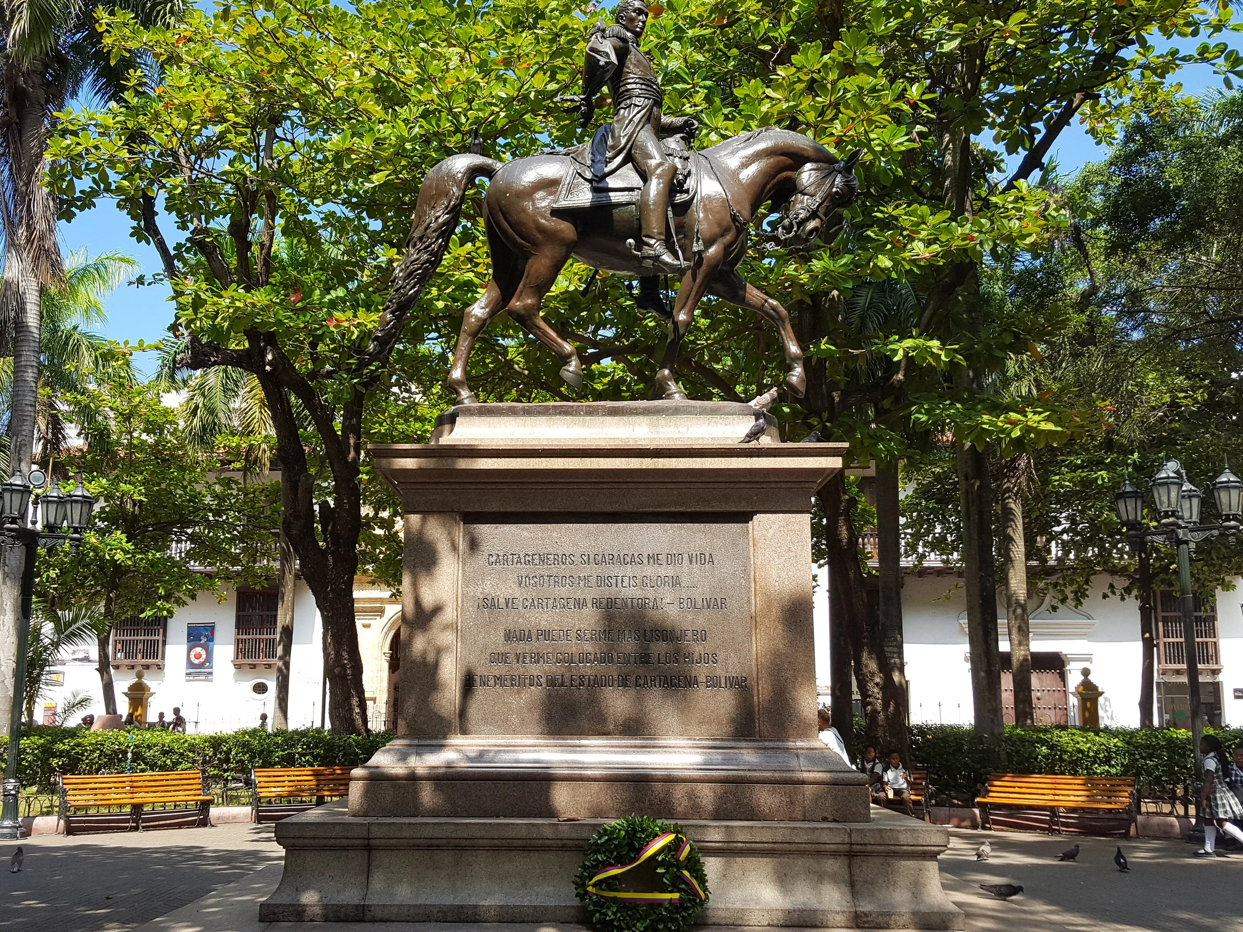 Plaza_de_Bolívar.jpg