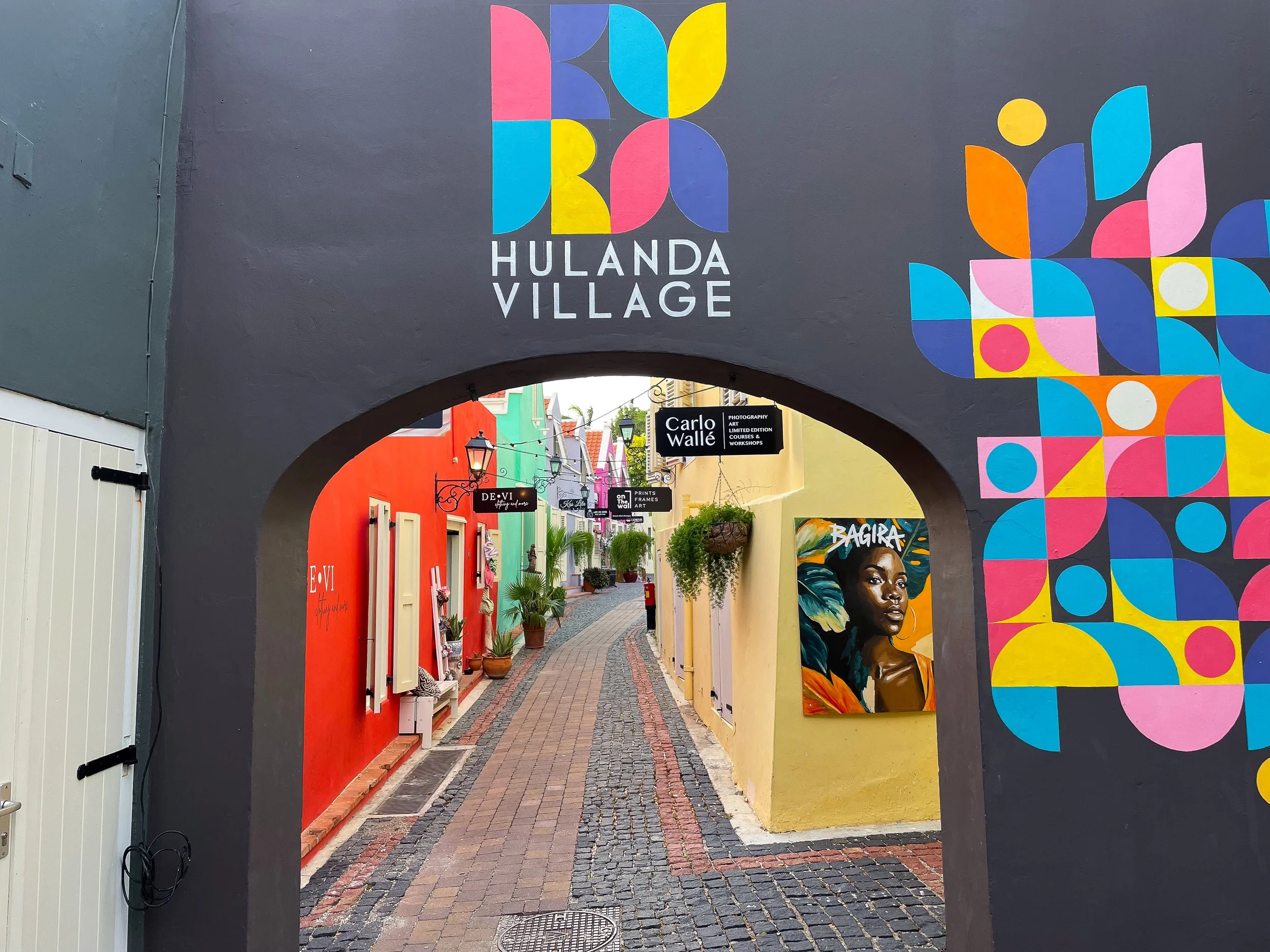 Kurá_Hulanda_Village_07.jpg