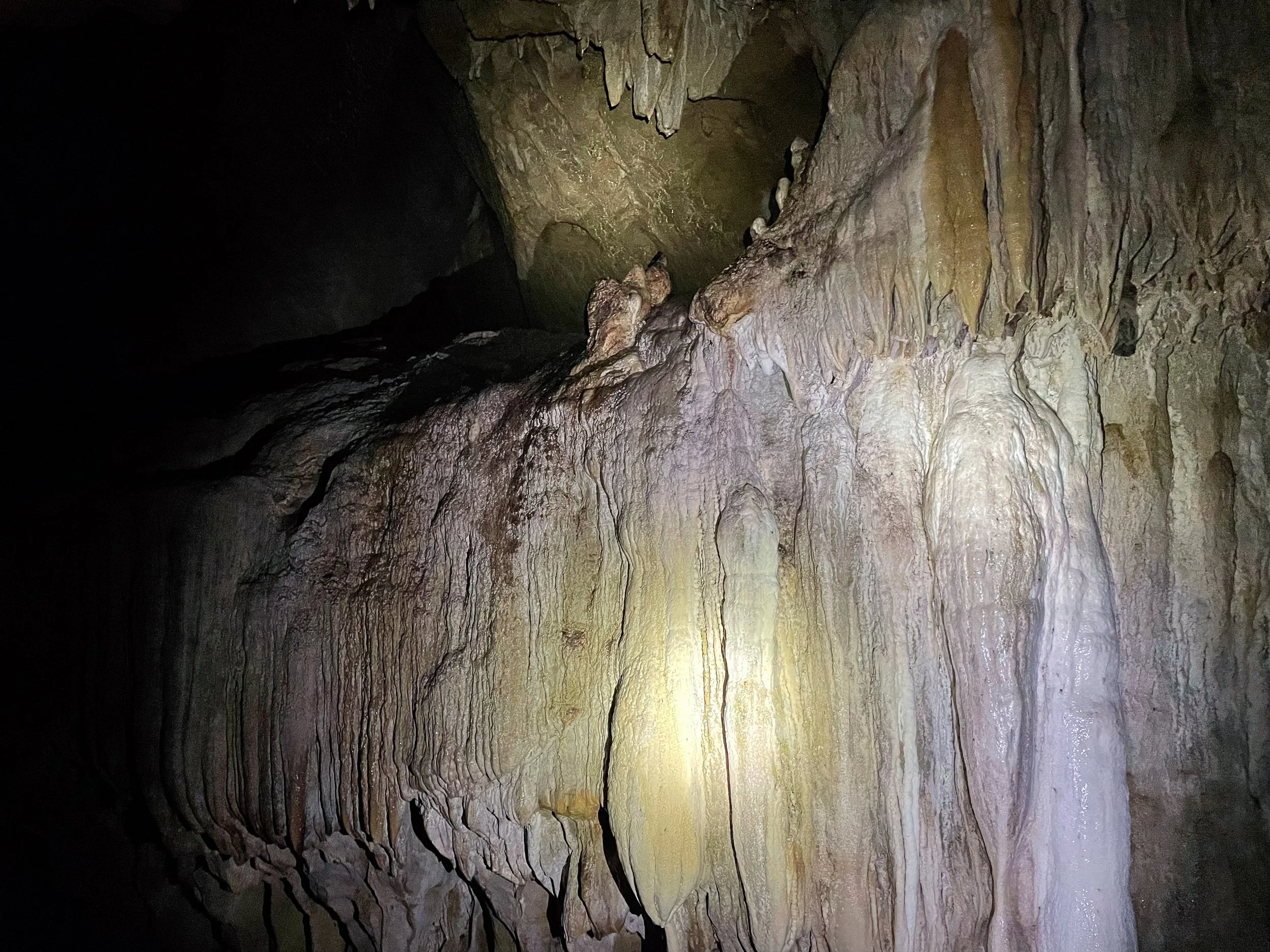 Venado_Caves_05.jpg