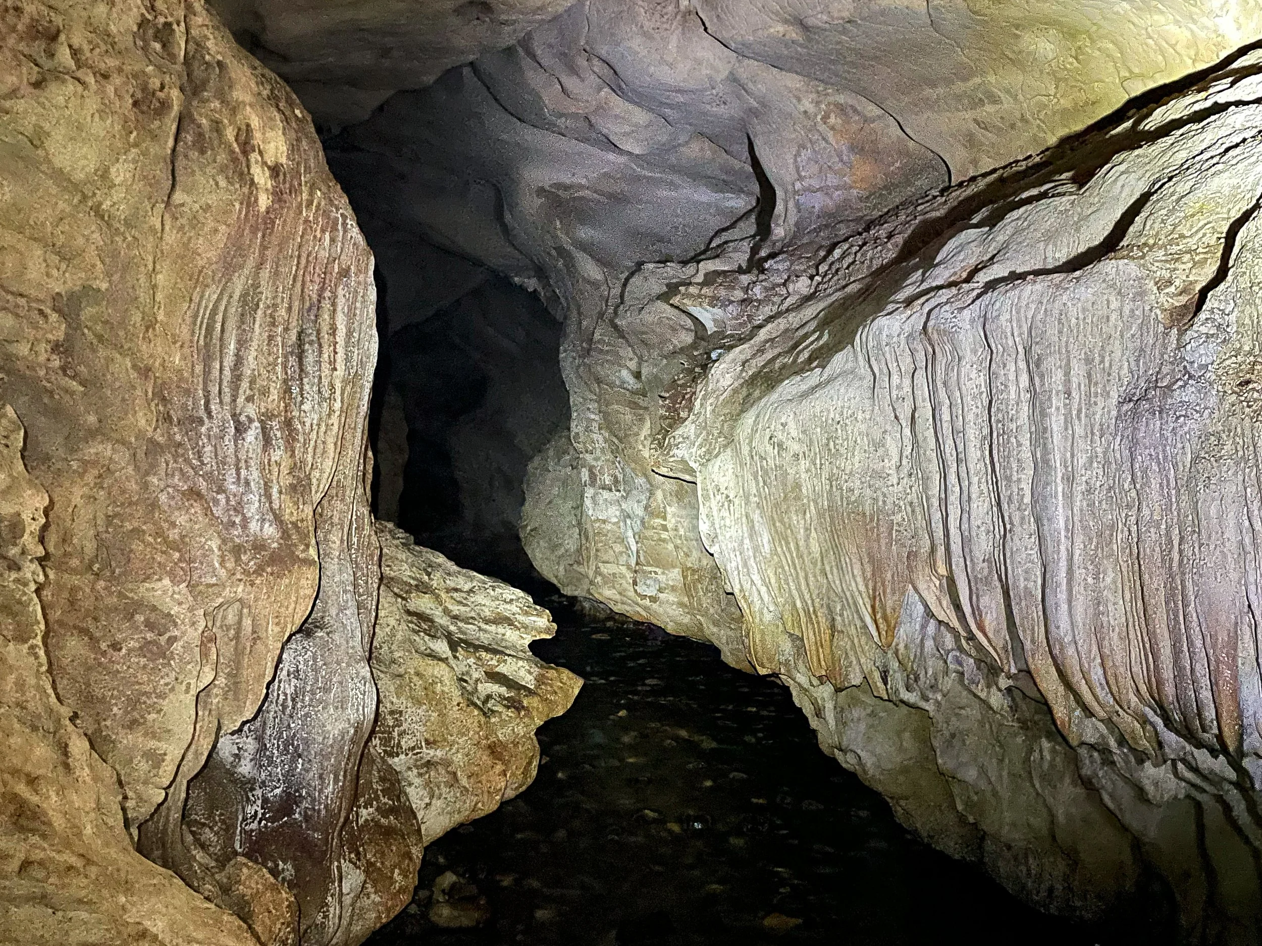 Venado_Caves_06.jpg