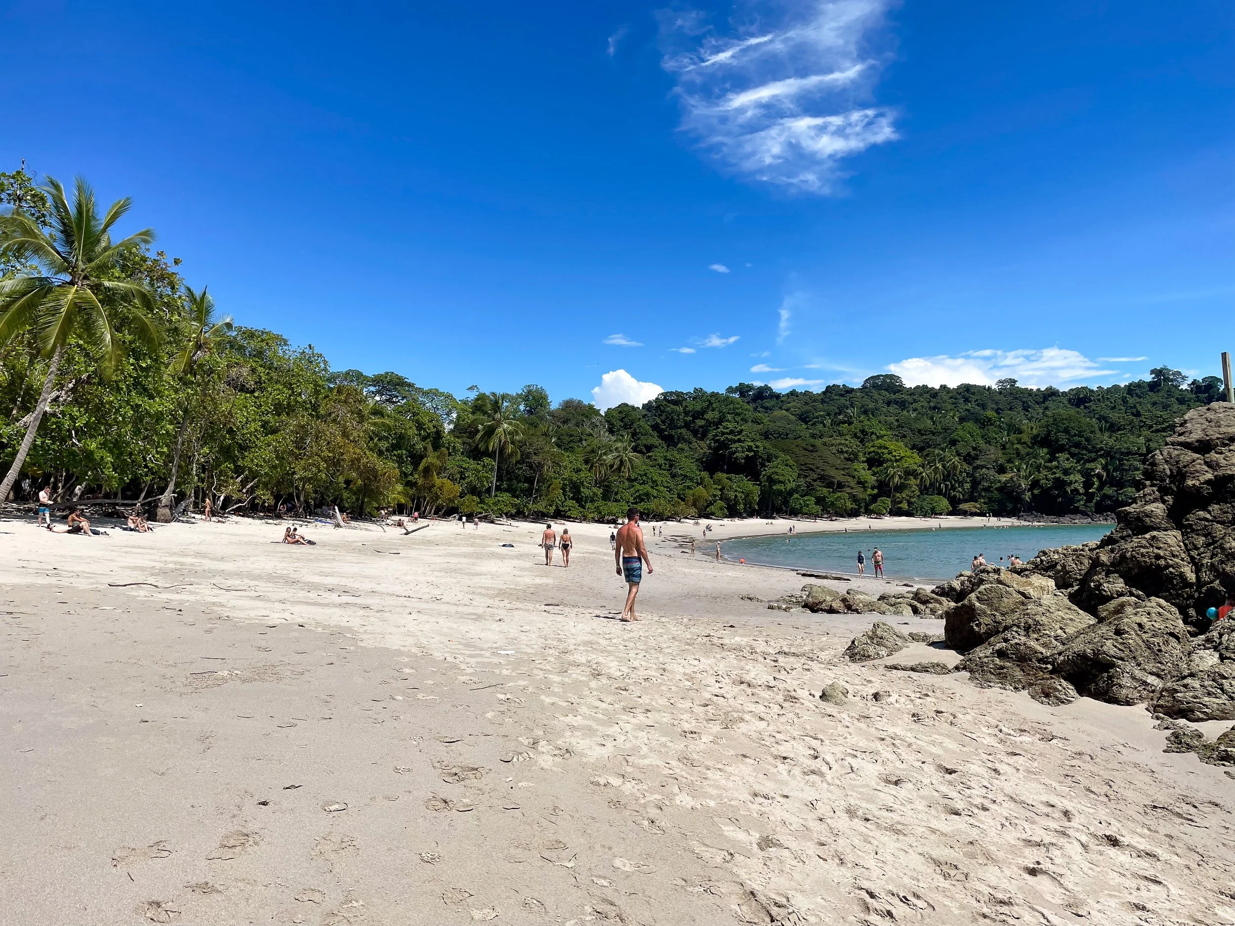 Manuel_Antonio_Beach_03.jpg