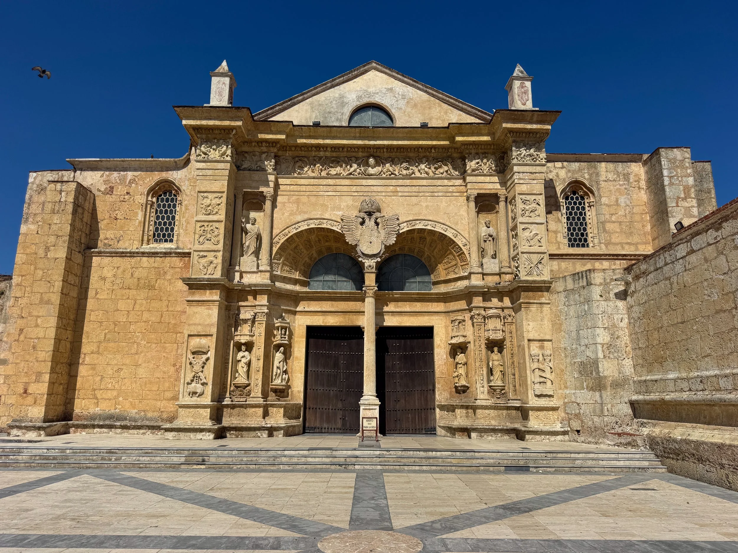 Catedral_Primada_de_las_Américas_01.jpg