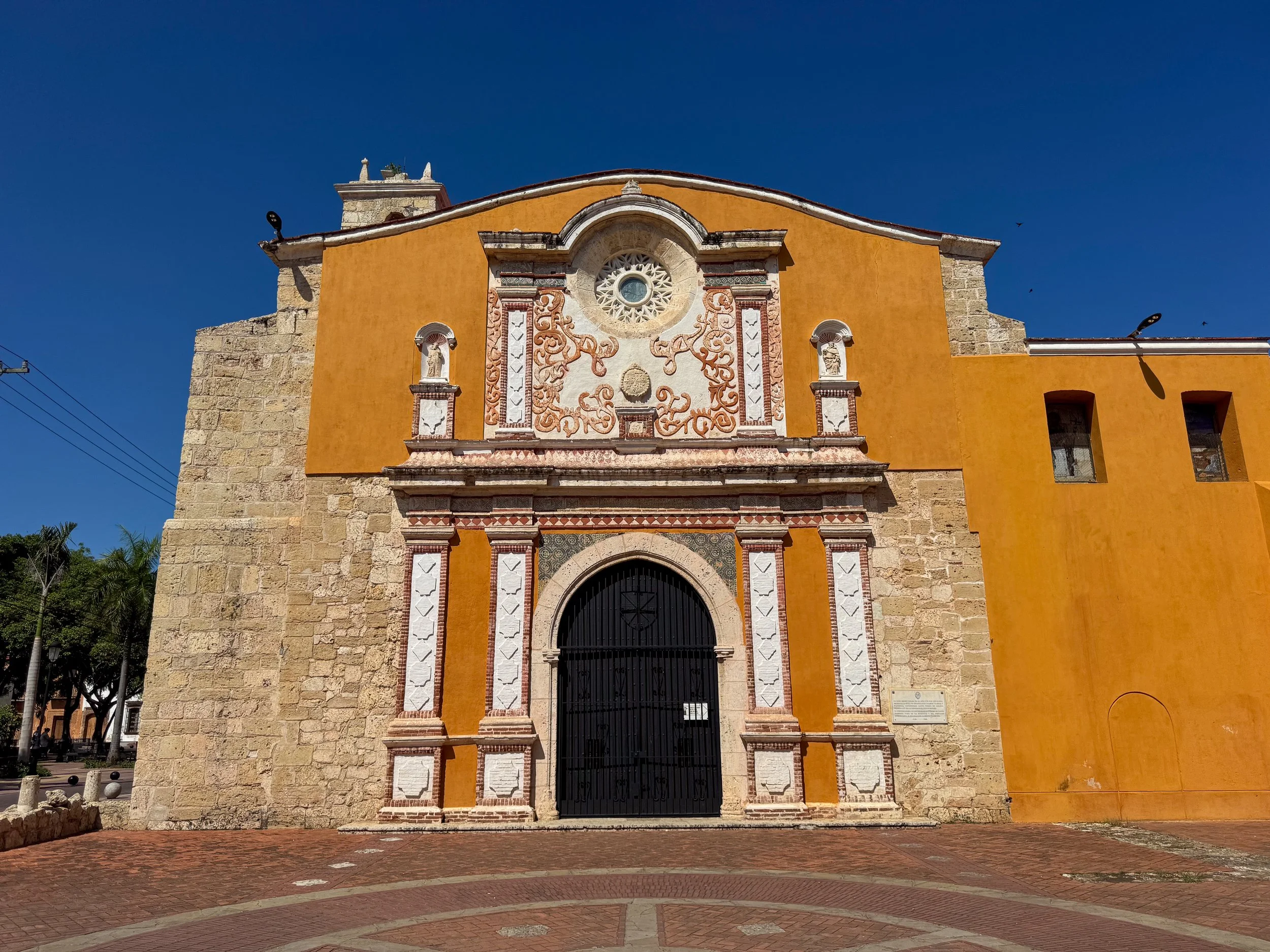 Iglesia_Conventual_de_los_Dominicos_01.jpg