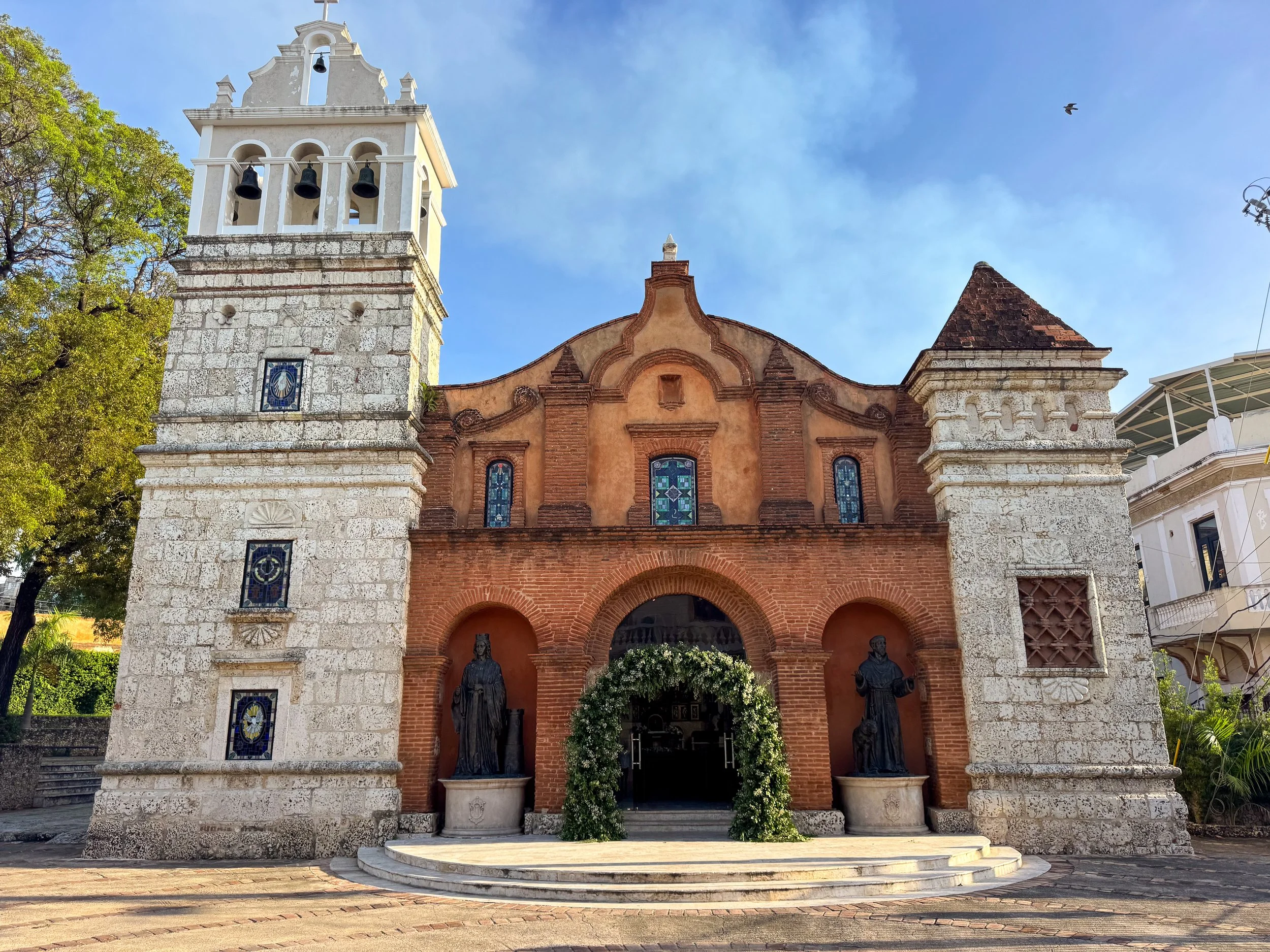 Catedral_Castrense_de_Santa_Bárbara_01.jpg