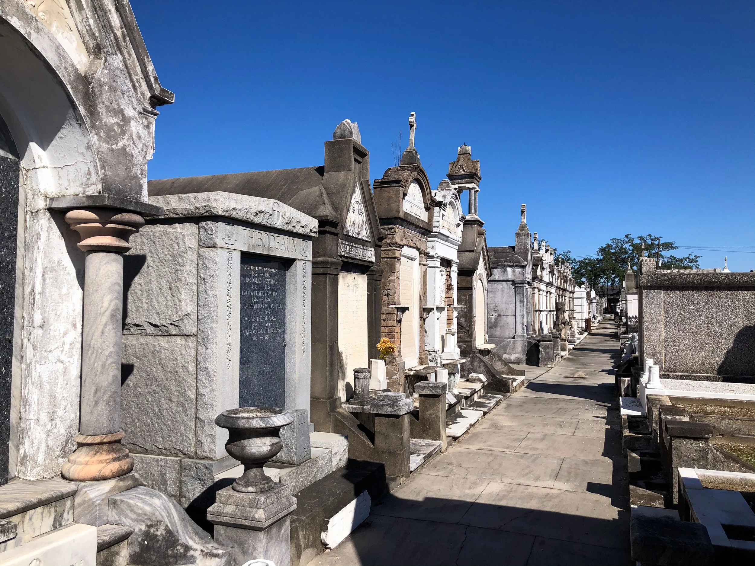 New_Orleans_Cemetery_02.jpg