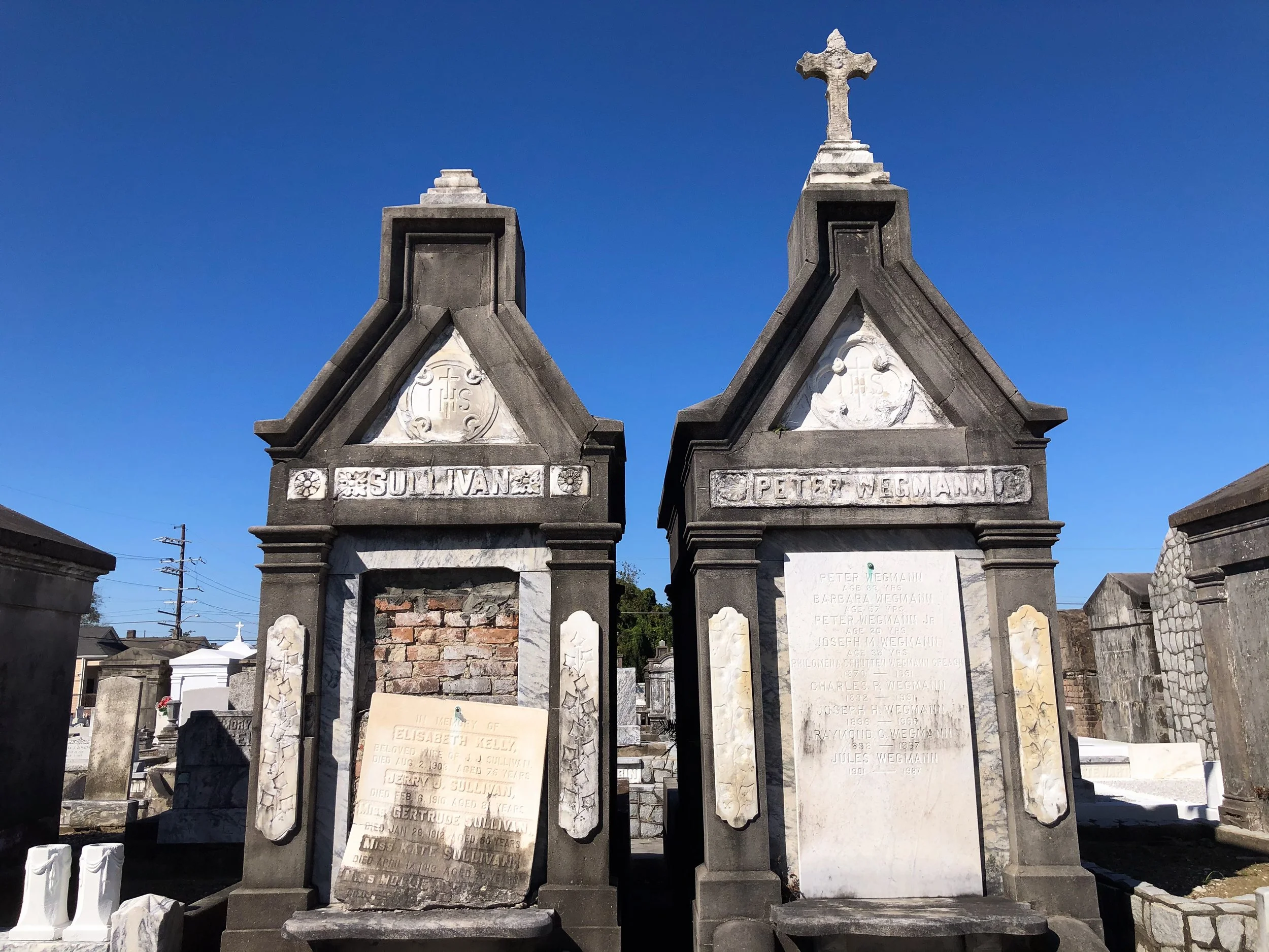 New_Orleans_Cemetery_04.jpg