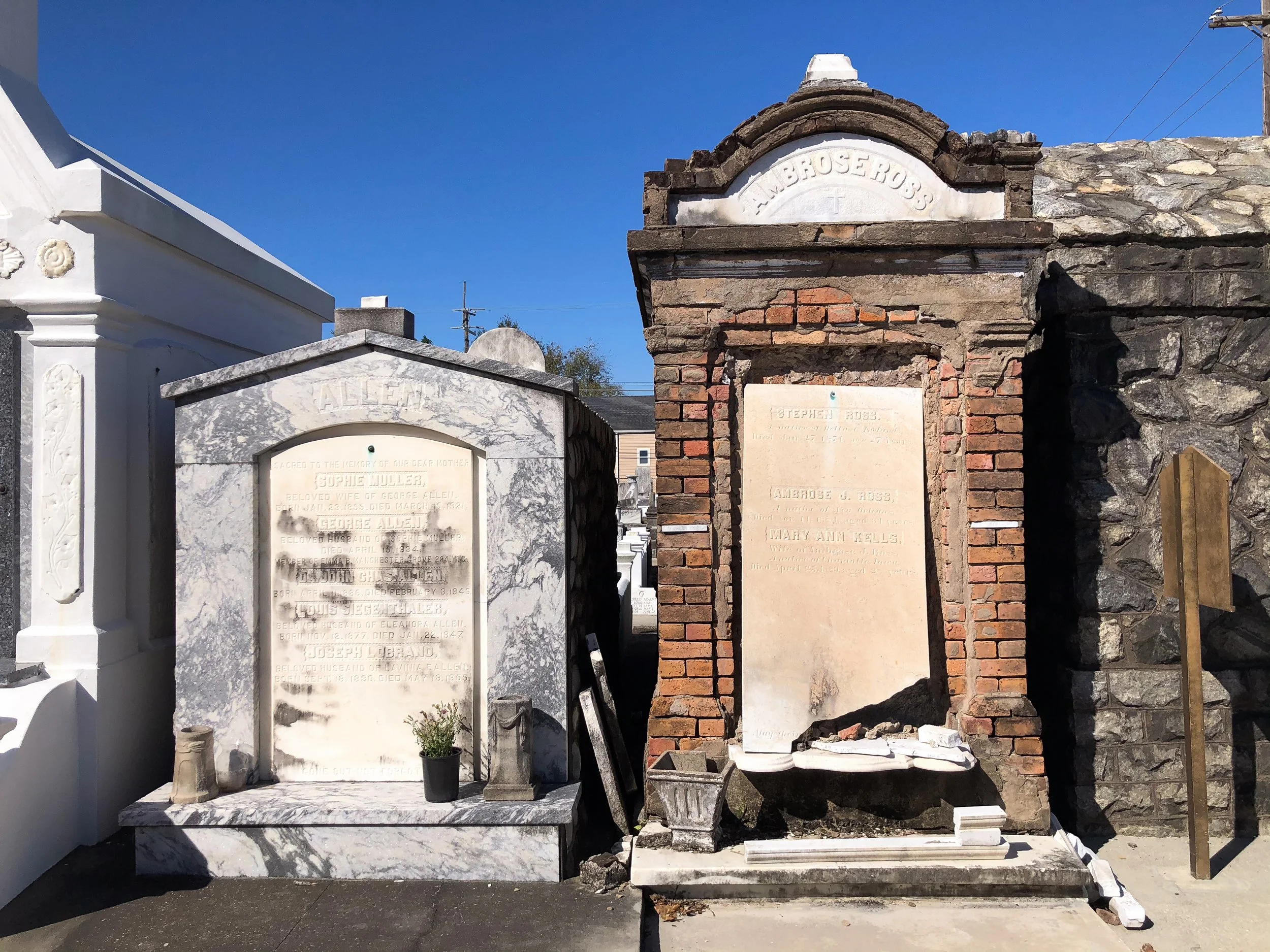 New_Orleans_Cemetery_05.jpg