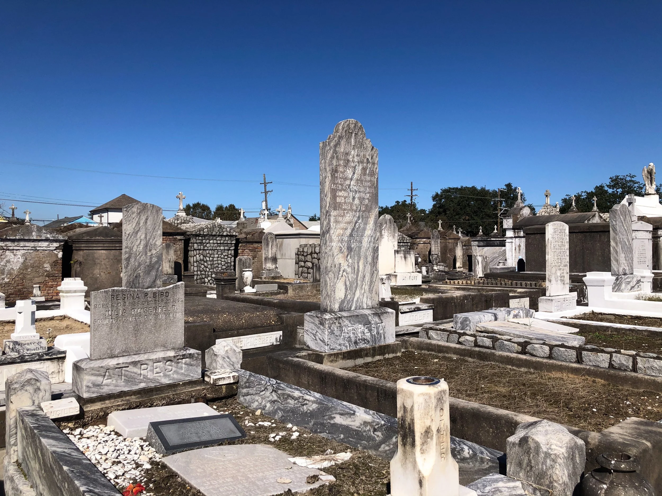 New_Orleans_Cemetery_07.jpg