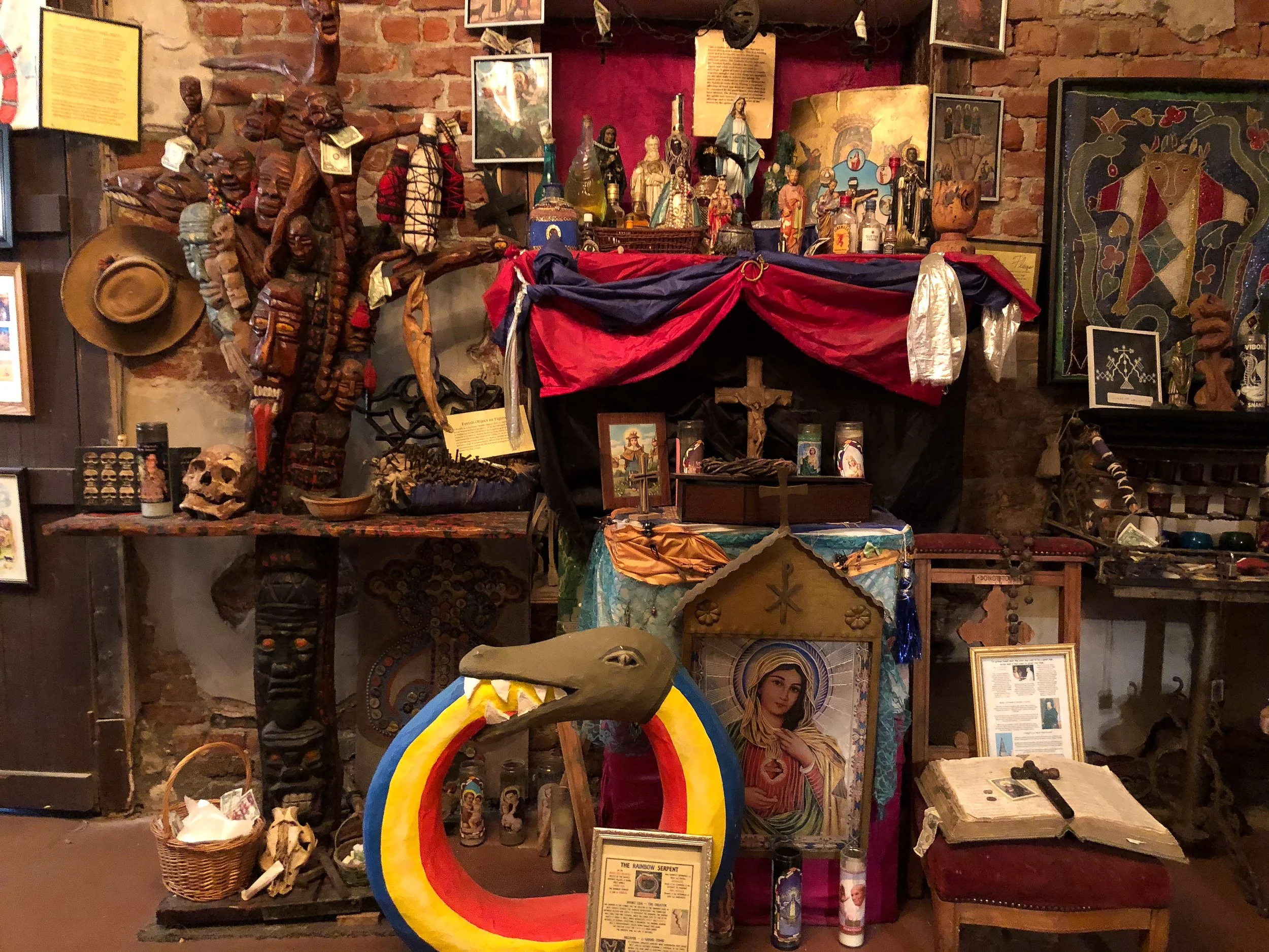 New_Orleans_Historic_Voodoo_Museum.jpg
