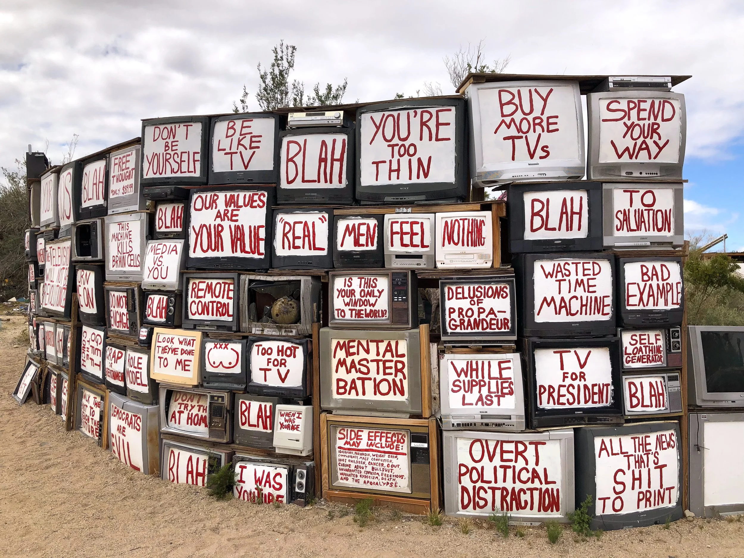 Slab_City_&_East_Jesus_01.jpg