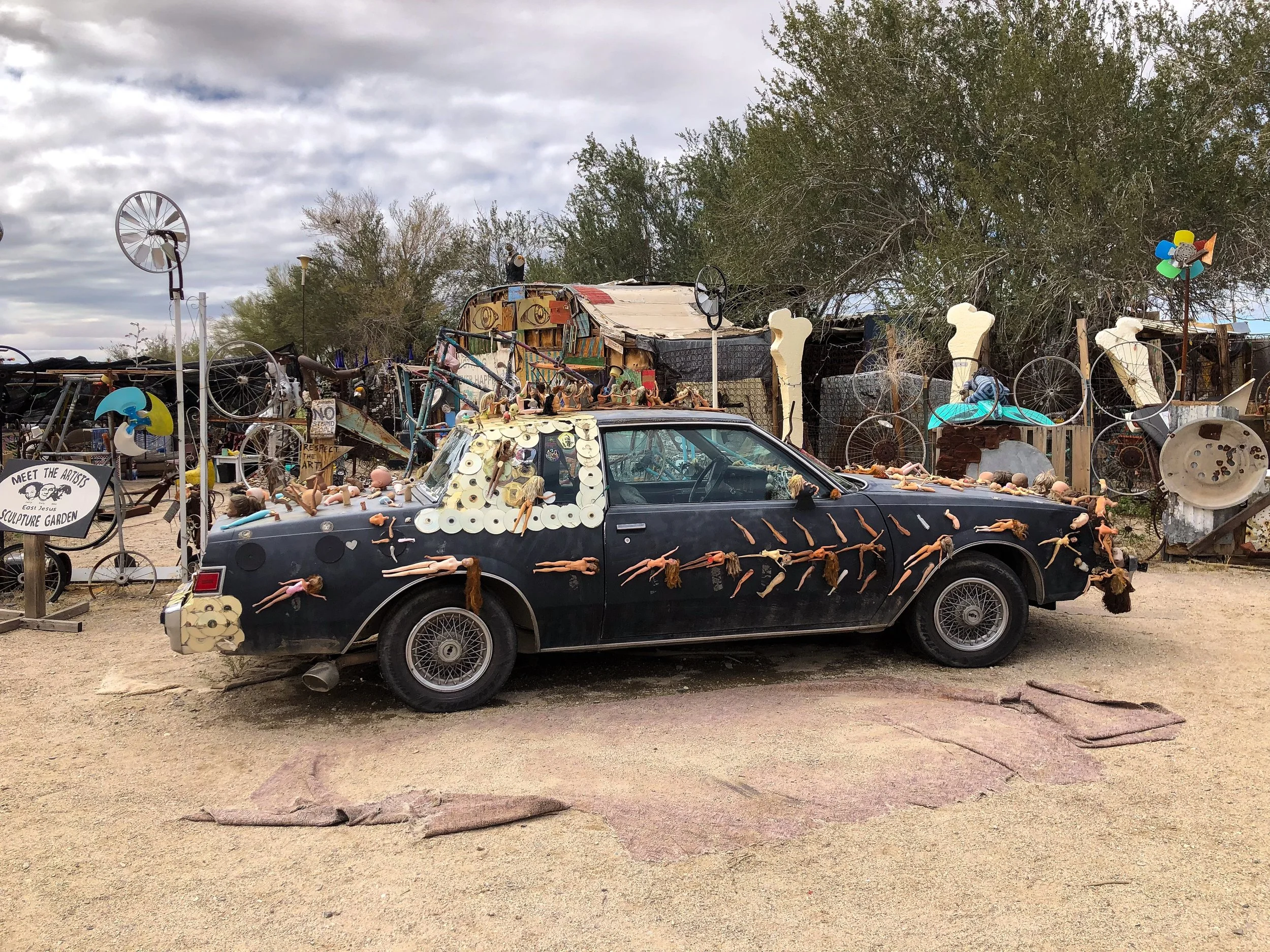 Slab_City_&_East_Jesus_02.jpg