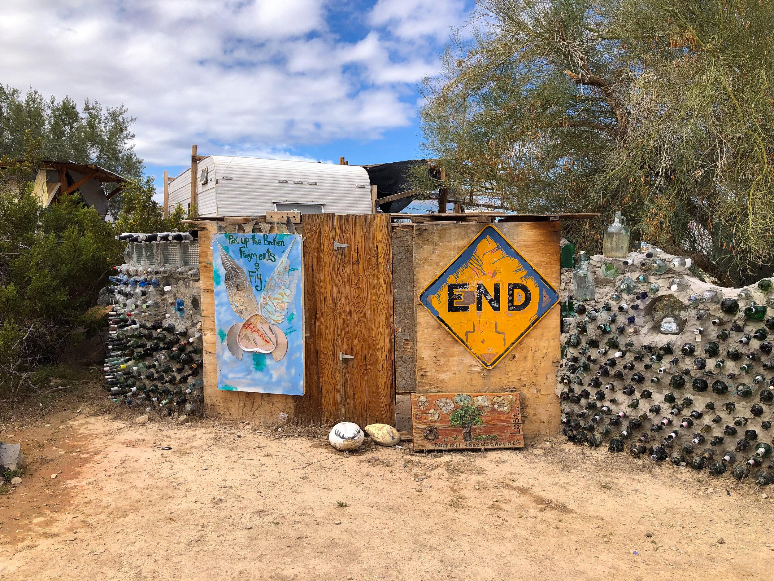 Slab_City_&_East_Jesus_04.jpg