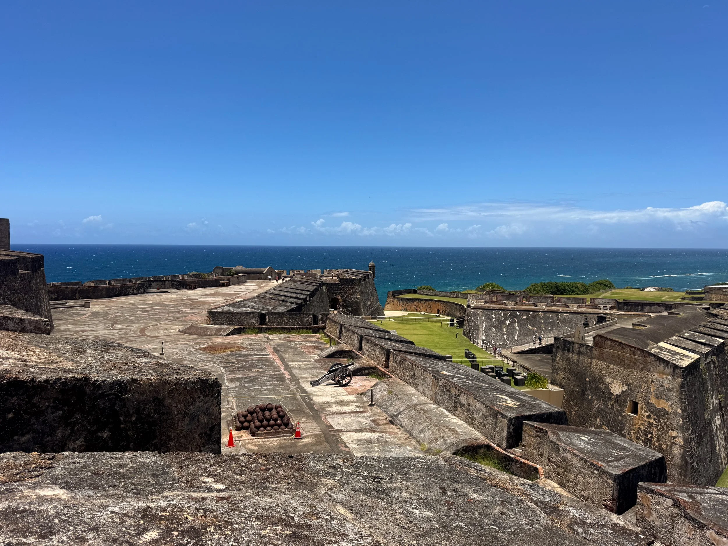 Castillo_de_San_Cristobal_01.jpg
