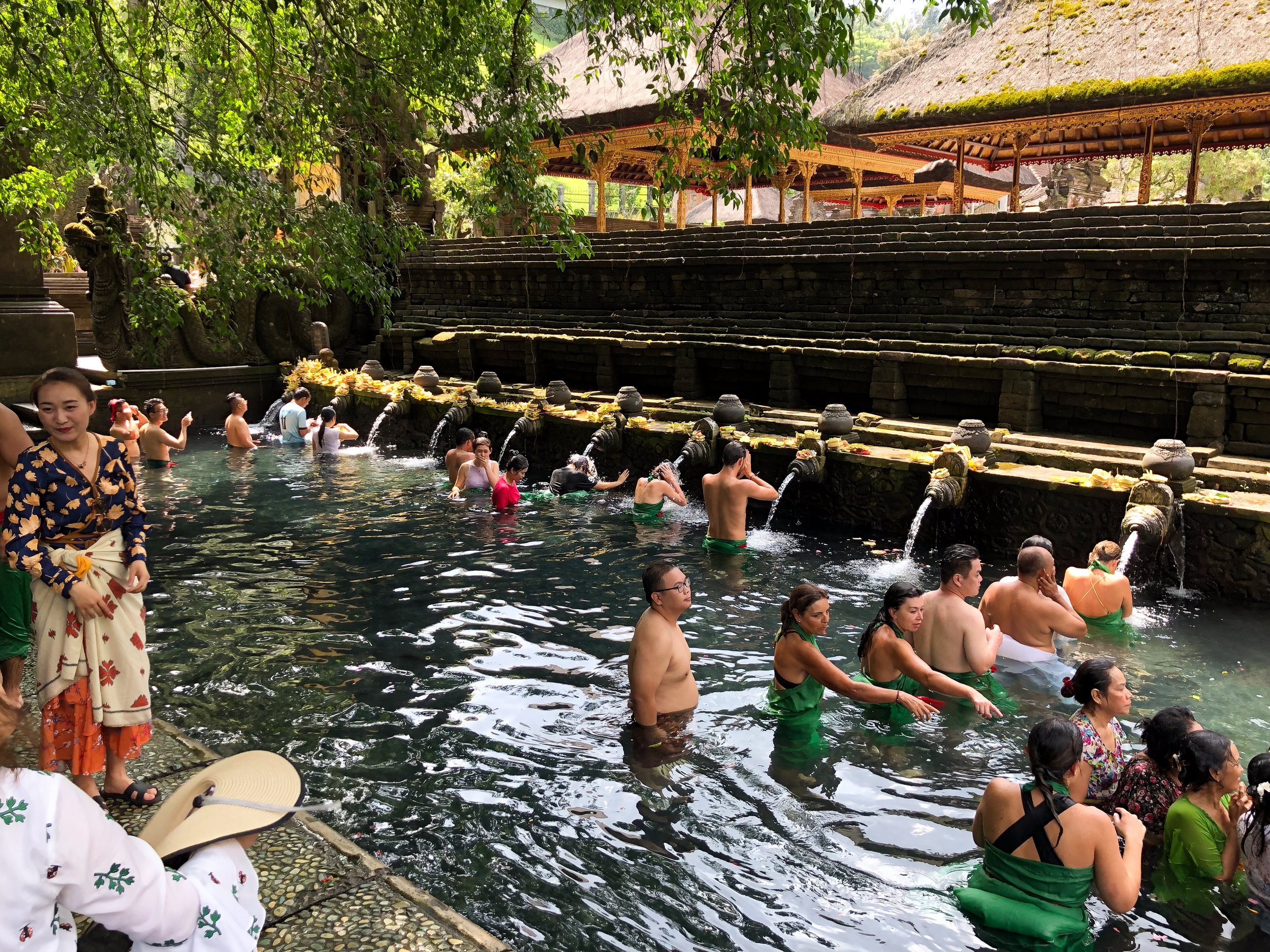Tirta_Empul_Water_Temple_01.jpg