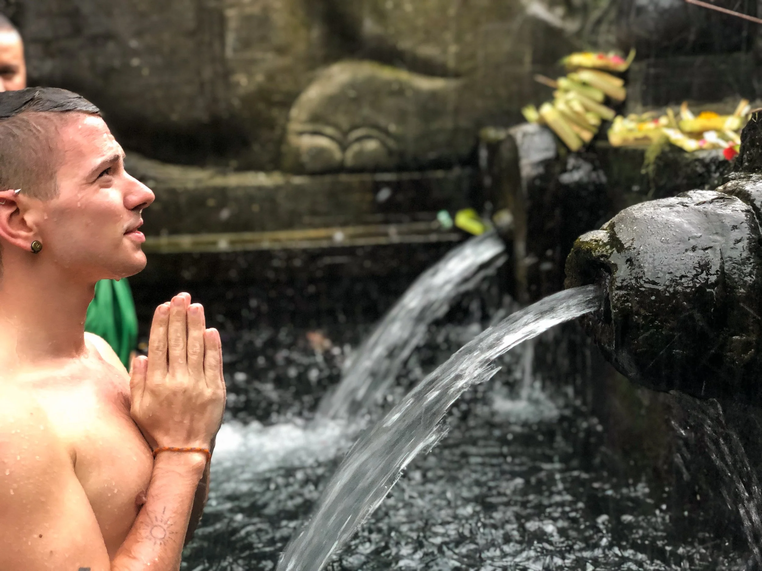 Tirta_Empul_Water_Temple_05.jpg