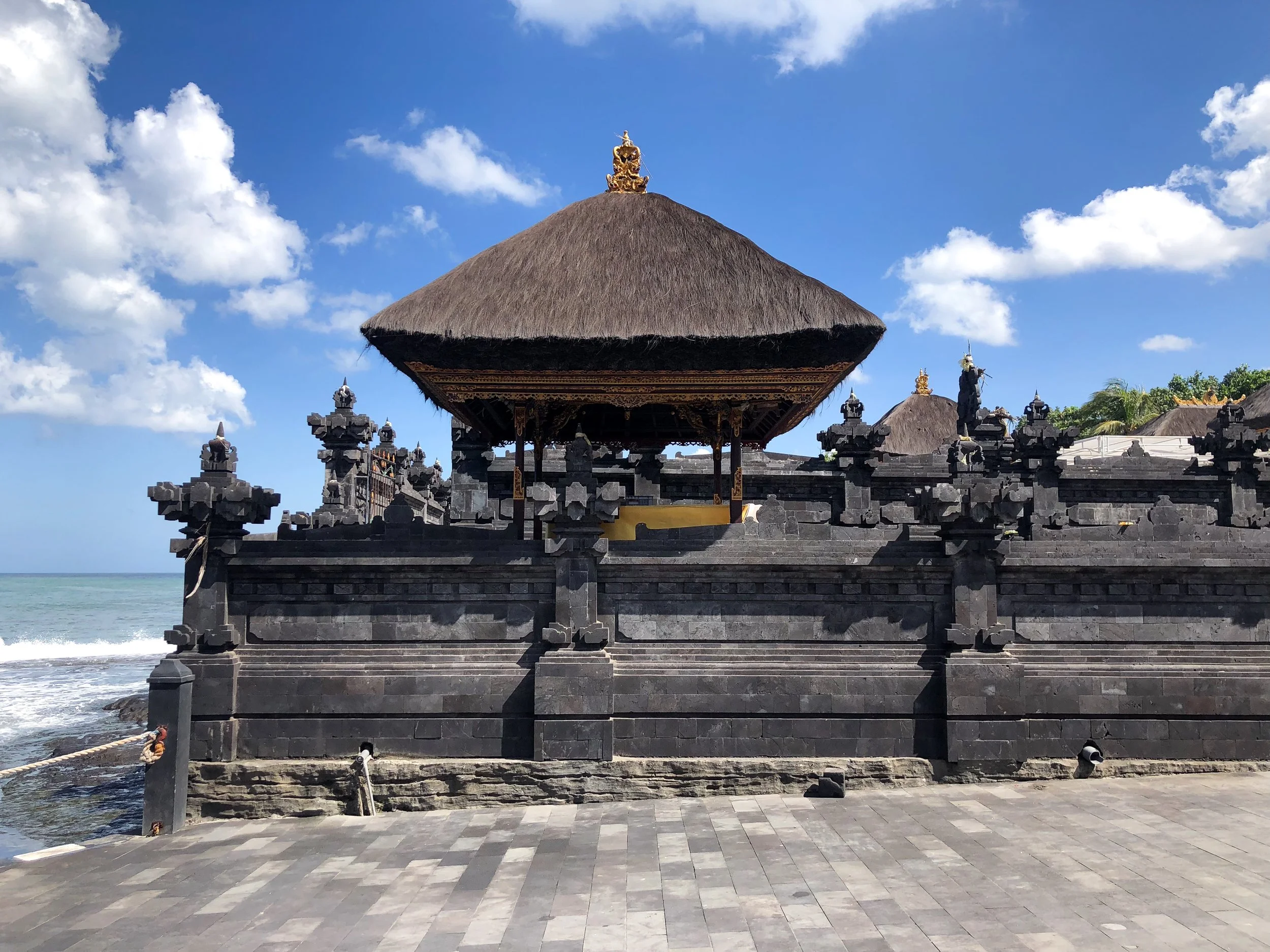 Tanah_Lot_Temple_03.jpg