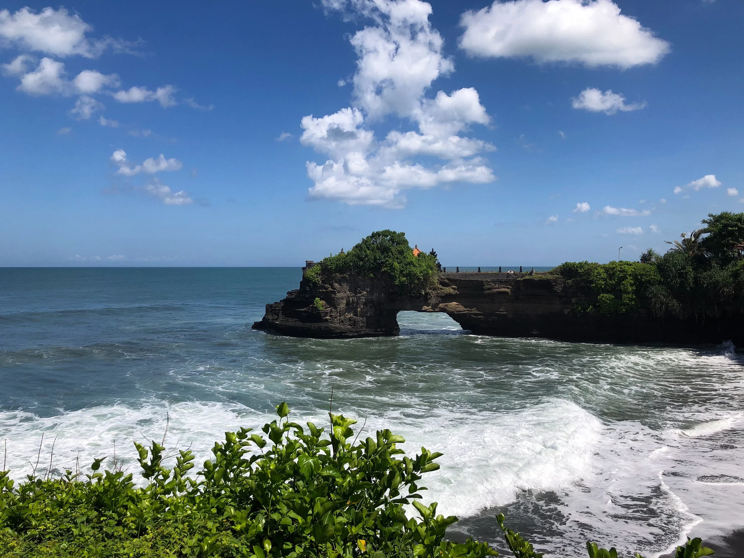 Tanah_Lot_Temple_06.jpg