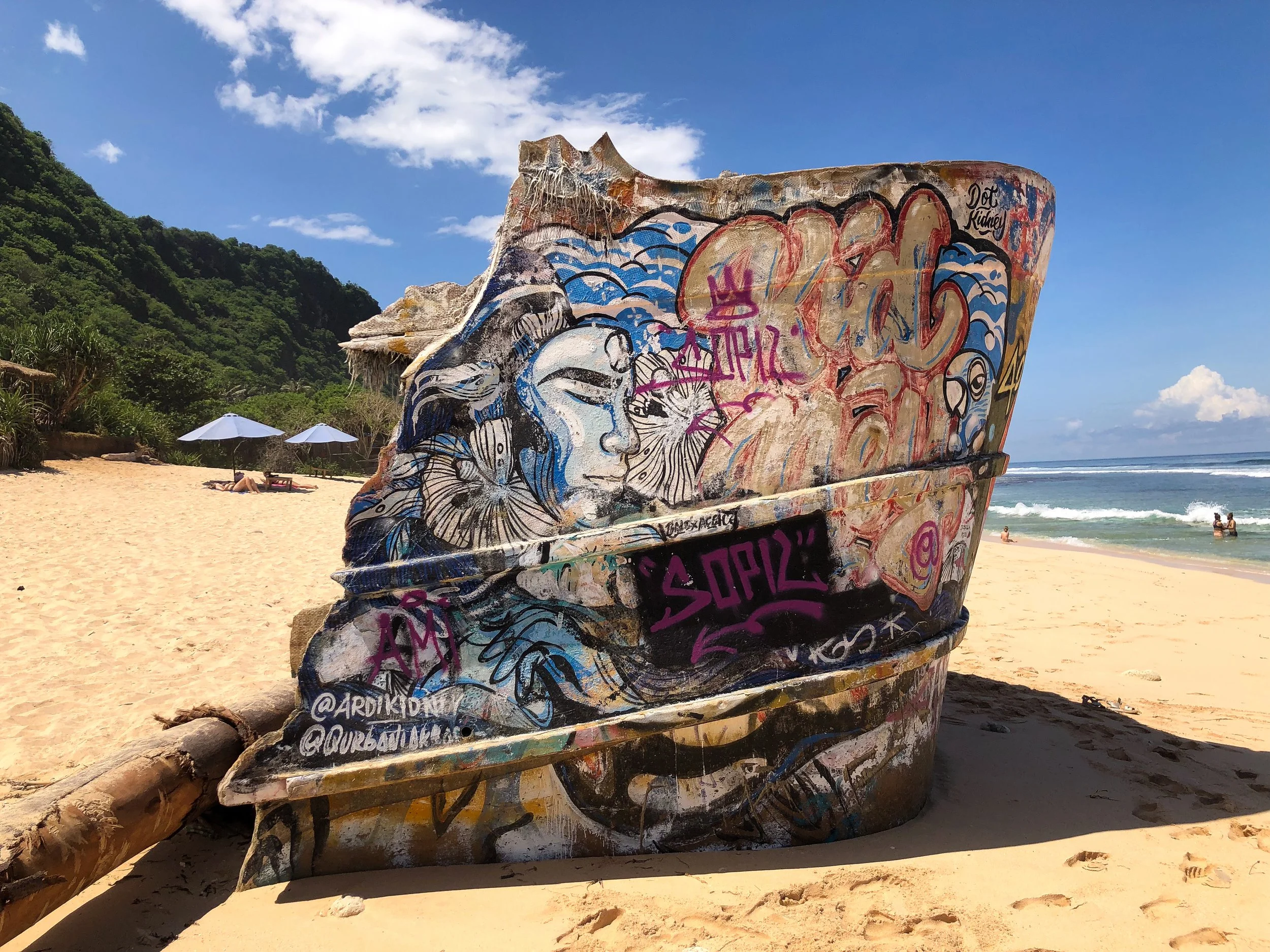 Nyang_Nyang_Beach_East_01.jpg