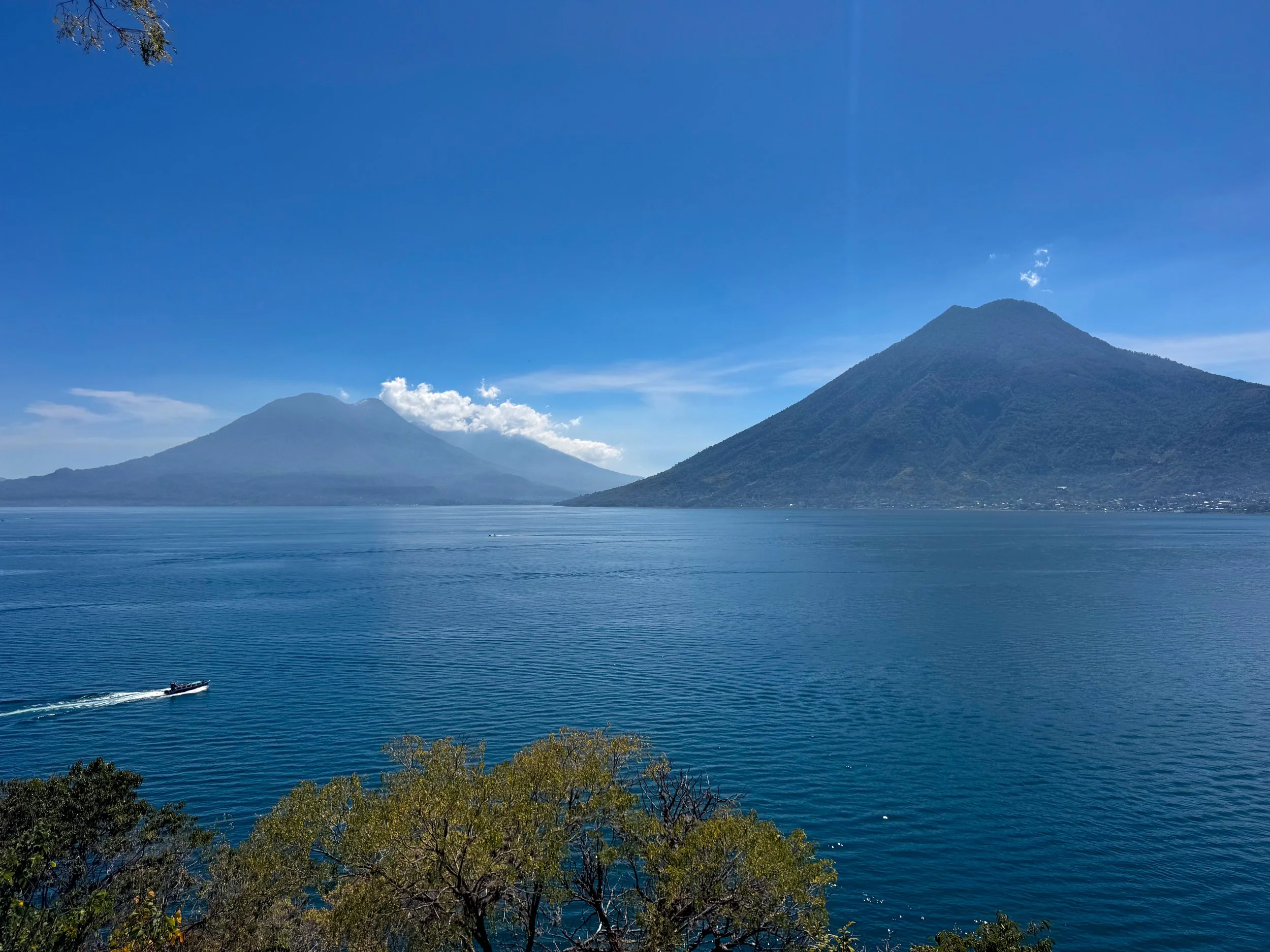 Lago_Atitlan_01.jpg