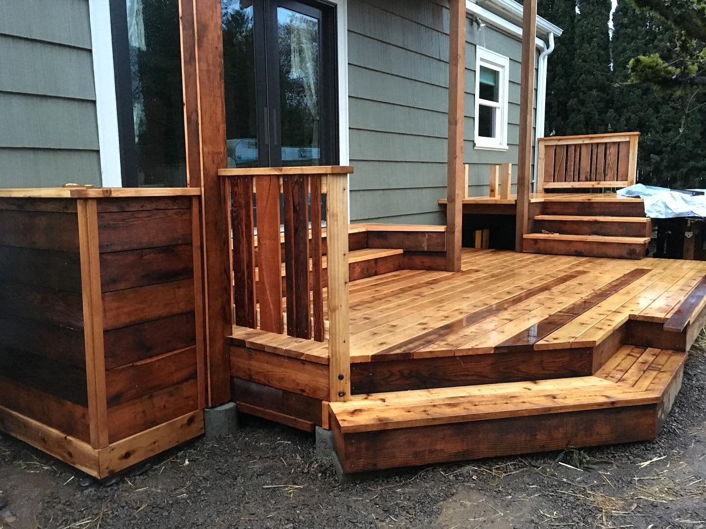 The one of a kind smell and glisten when rain hits that cedar deck for the first time ✨#decksofinstagram #placecraftdb #cedardeck #petrichor #portlandoregon #carpentry #repurposedwood