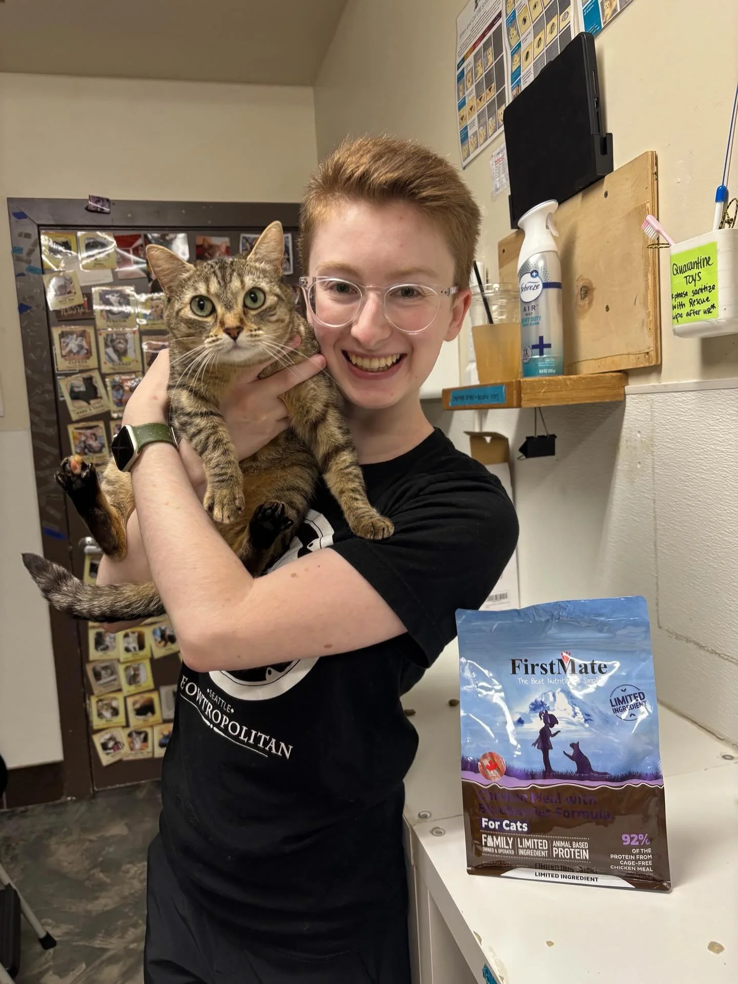 Congrats Sweetie on your adoption! 🤎 Sweetie really lived up to her name at the Catfe and we are so happy she is adjusting well in her furever home! 🐾 #meowsweetie #adopted #adoptdontshop #seattlemeowtropolitan