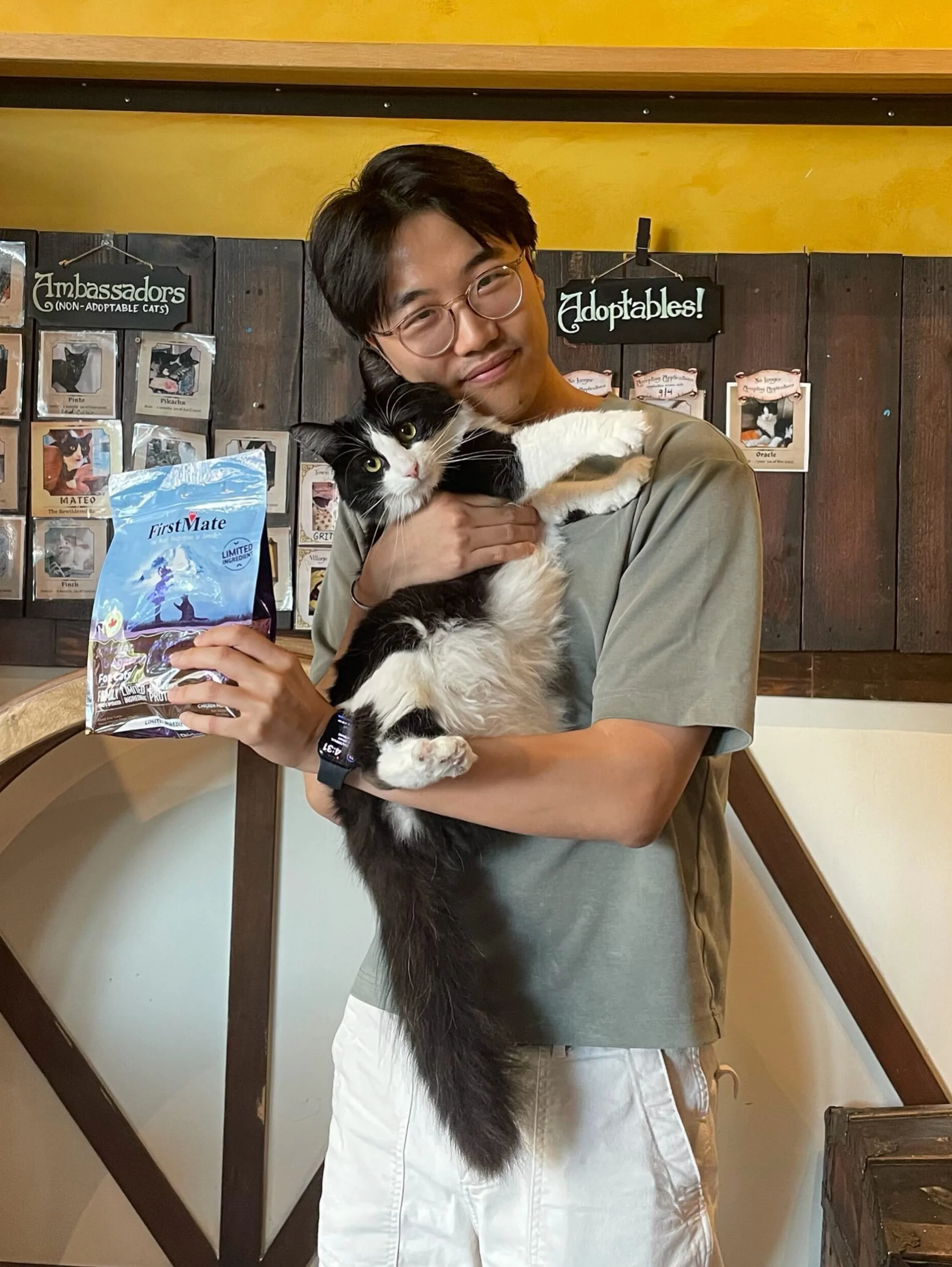The Oracle has been adopted! 😻🖤🤍 We love you sweet girl! Thank you for showing so much love and affection to so many people at the Catfe while you were her. Congrats!! 🎉 #meoworacle #adopted #gotchaday #seattlemeowtropolitan