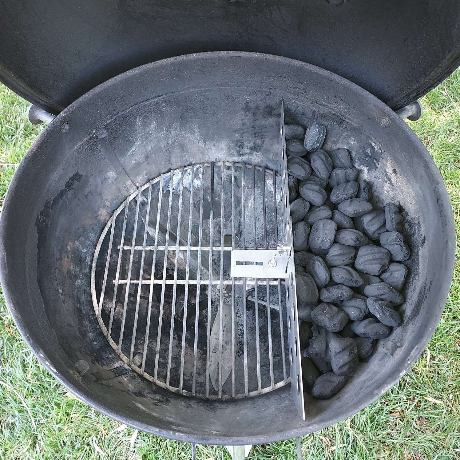 Adjustable Charcoal Wall for Weber Kettles 18, 22, 26 — Heat Beacon  Designs