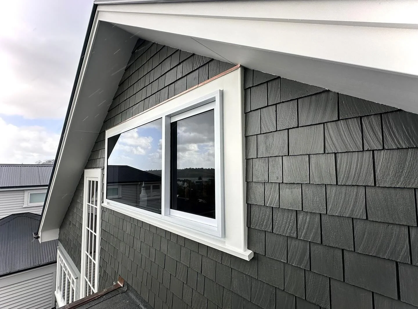 Little joinery replacement and cedar reinstatement in Remuera a little while back. @mighty_painters got it all matching nicely. #roc #rocboys #rocbuild #building #carpentry #design #characterdesign