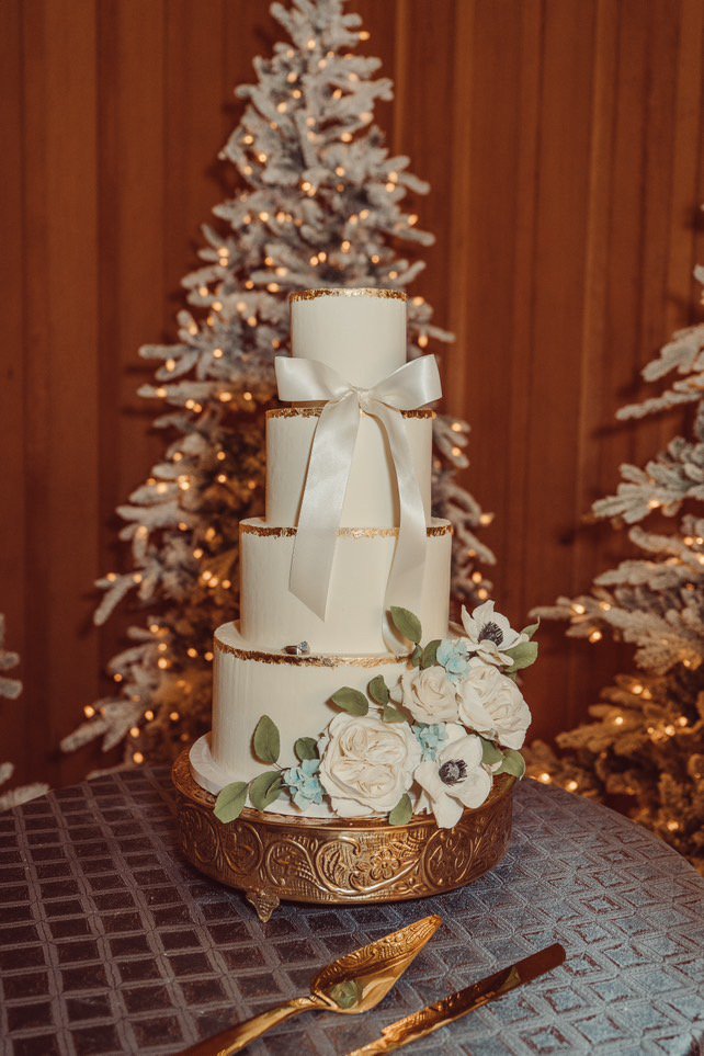 Sundance Wedding Cake with Sugar Flowers