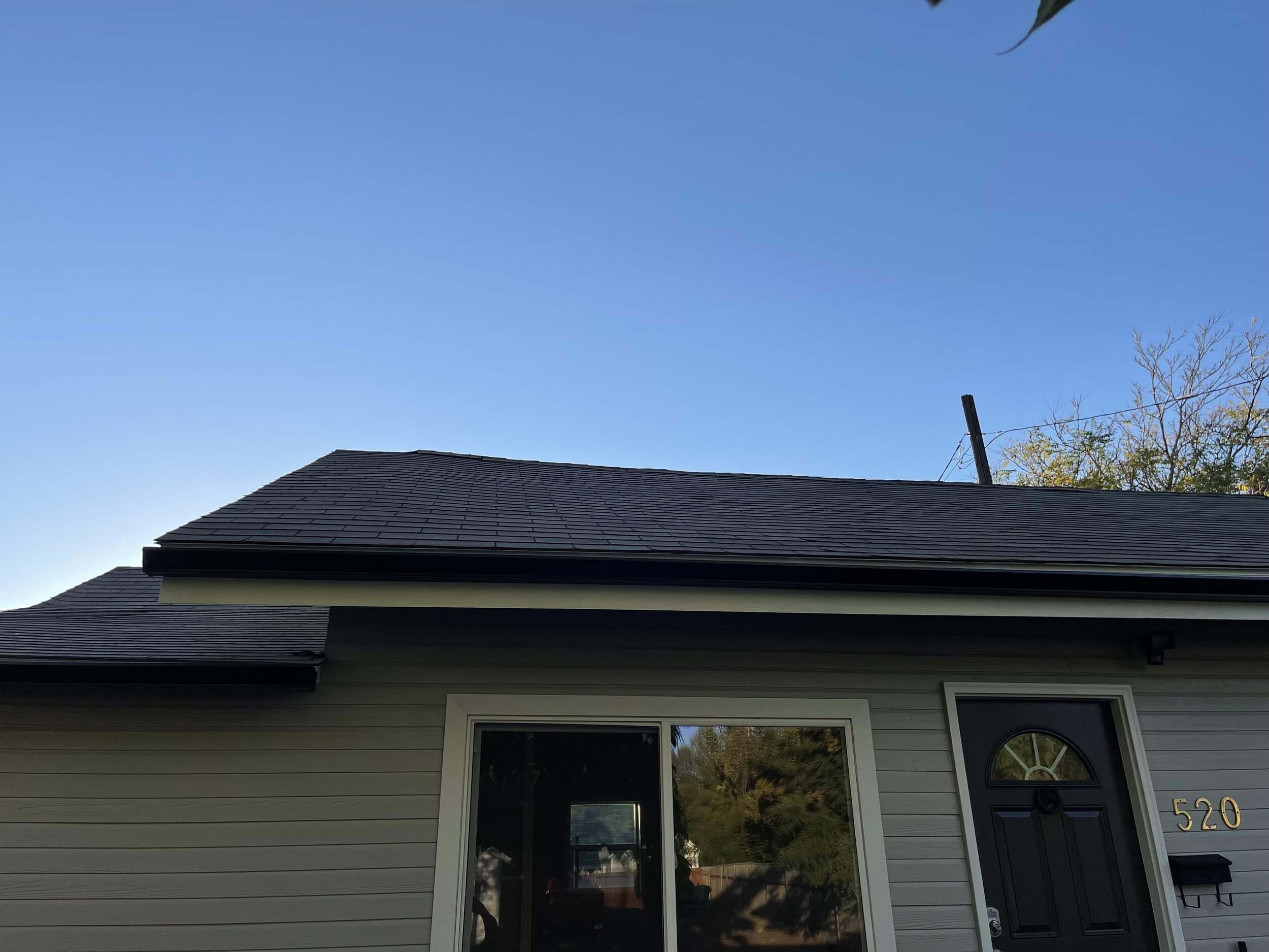 Roof looks new, but is a bit uneven. Should be inspected