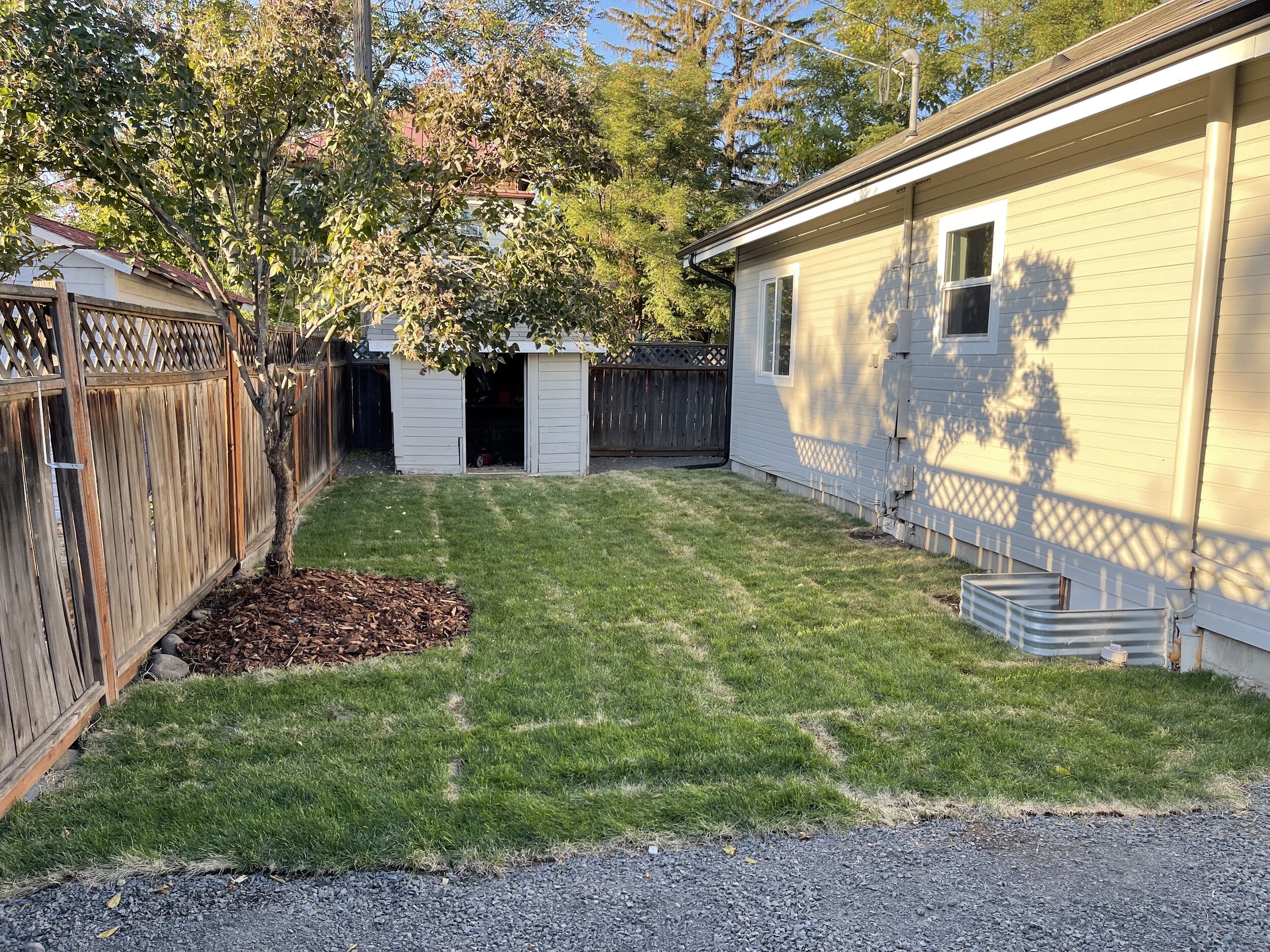 Grass in front and back needs some water. No sprinkler system.